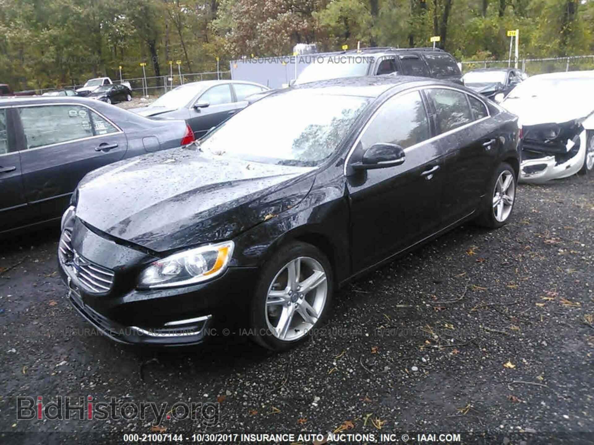 2016 Volvo S60 - VIN: YV126MFK0G1399885 - Фото 2