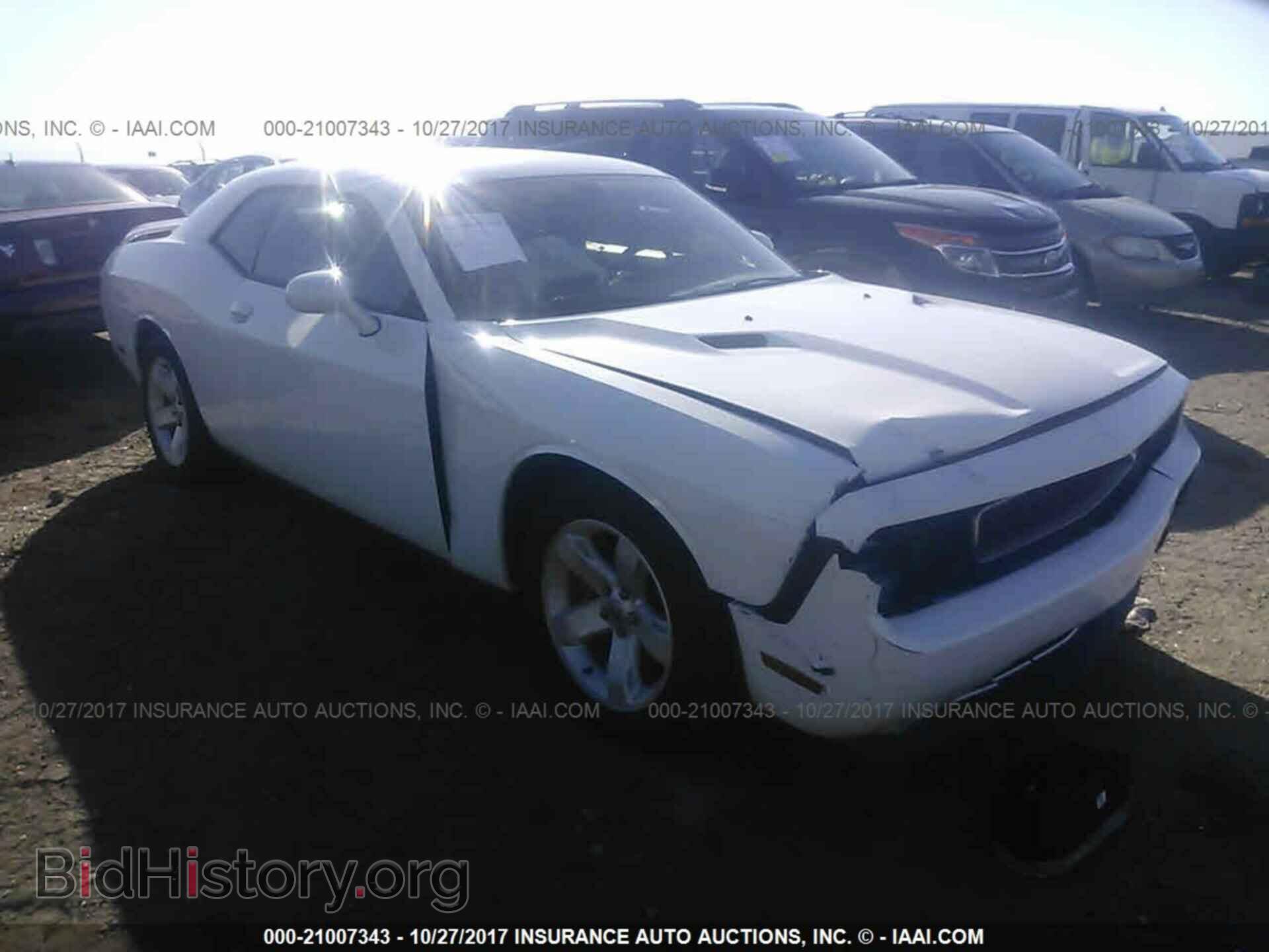 Photo 2C3CDYAGXCH106228 - Dodge Challenger 2012