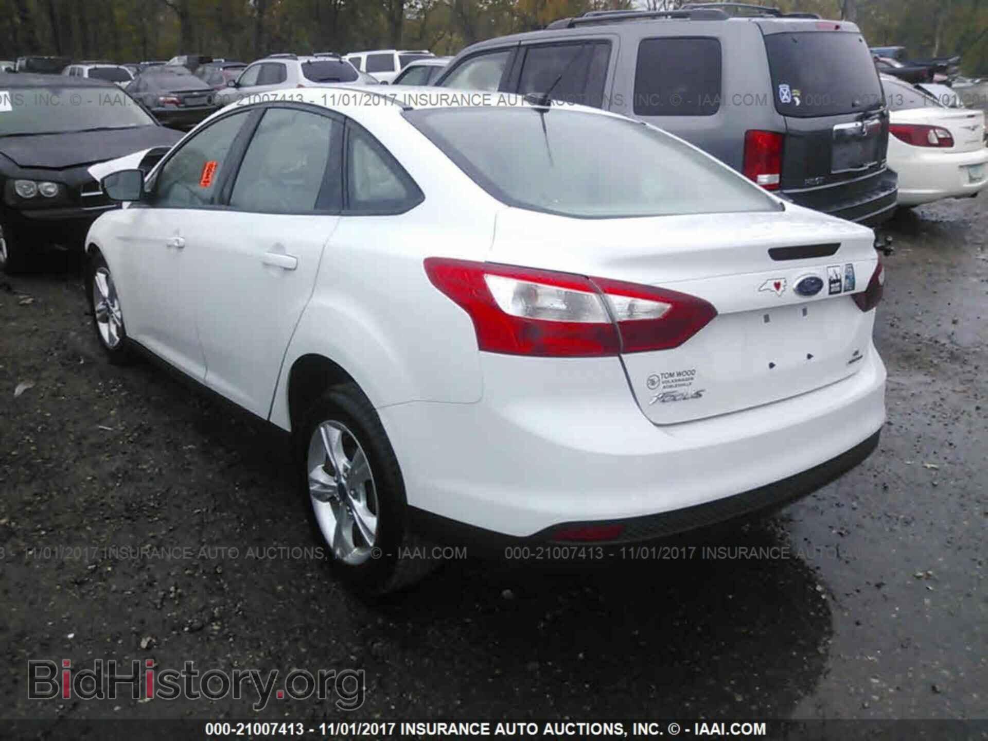 2014 Ford Focus - VIN: 1FADP3F24EL373318 - Photo 3