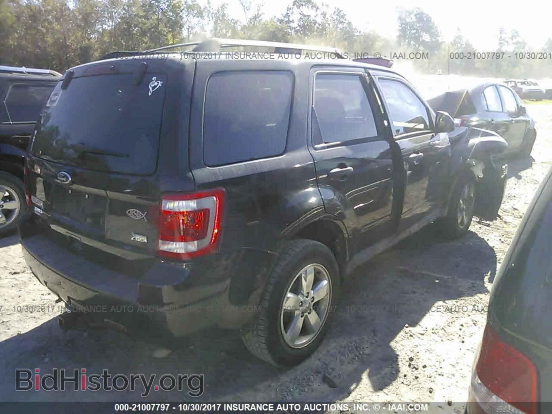 2011 Ford Escape - VIN: 1FMCU0DG0BKA55382 - Photo 4