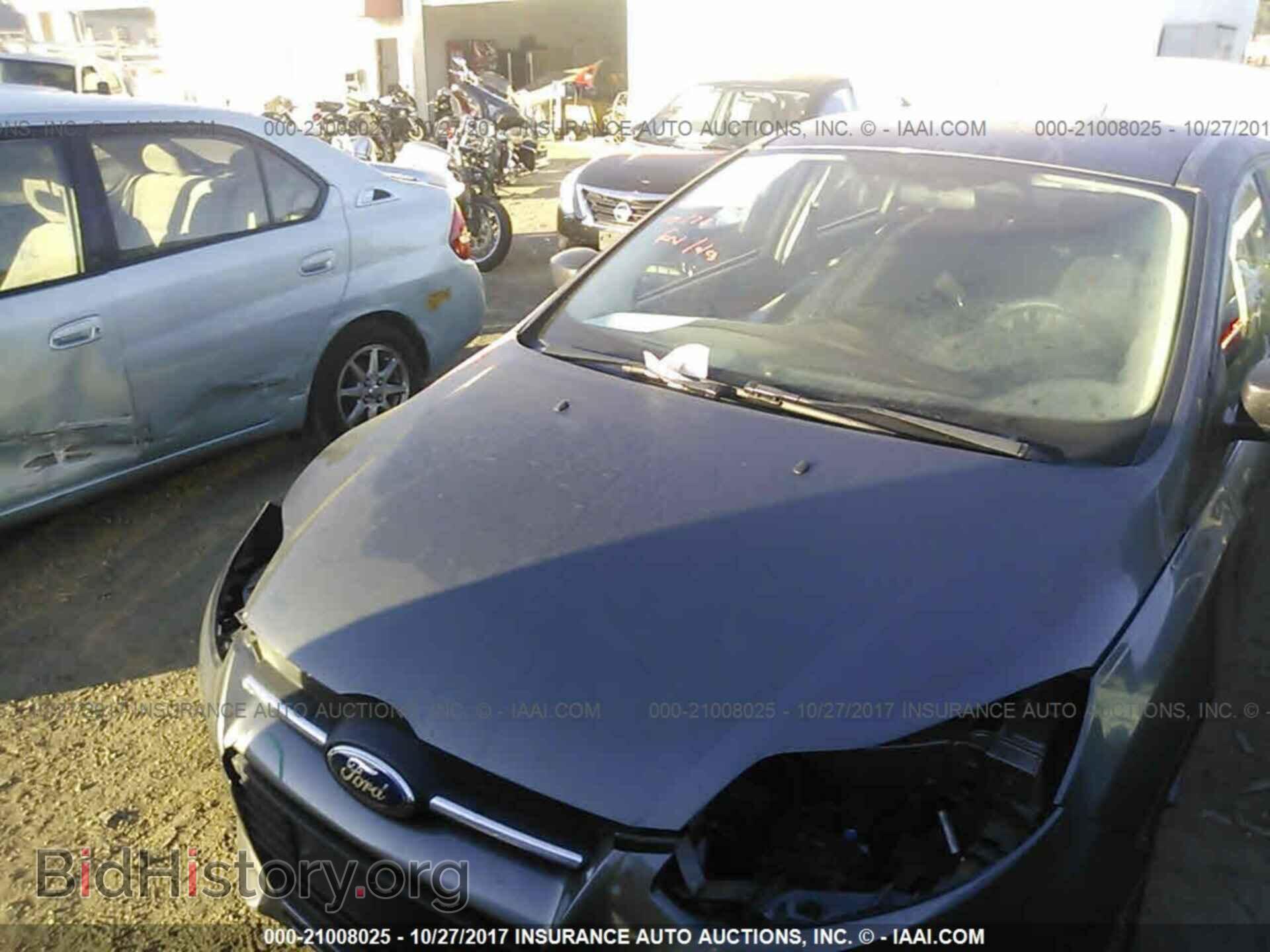 2012 Ford Focus - VIN: 1FAHP3E26CL247929 - Фото 2