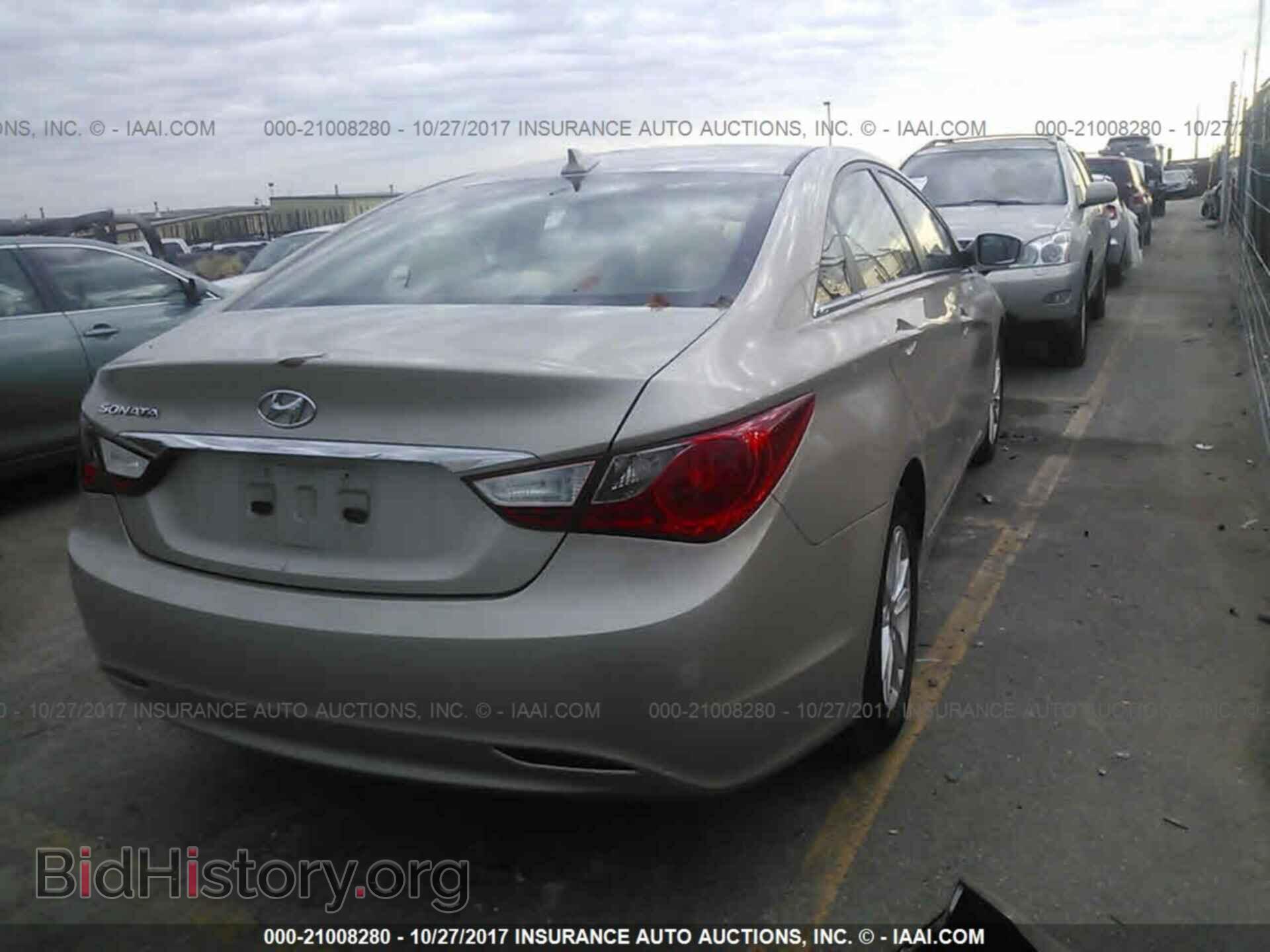 2012 Hyundai Sonata - VIN: 5NPEB4AC6CH326411 - Photo 4