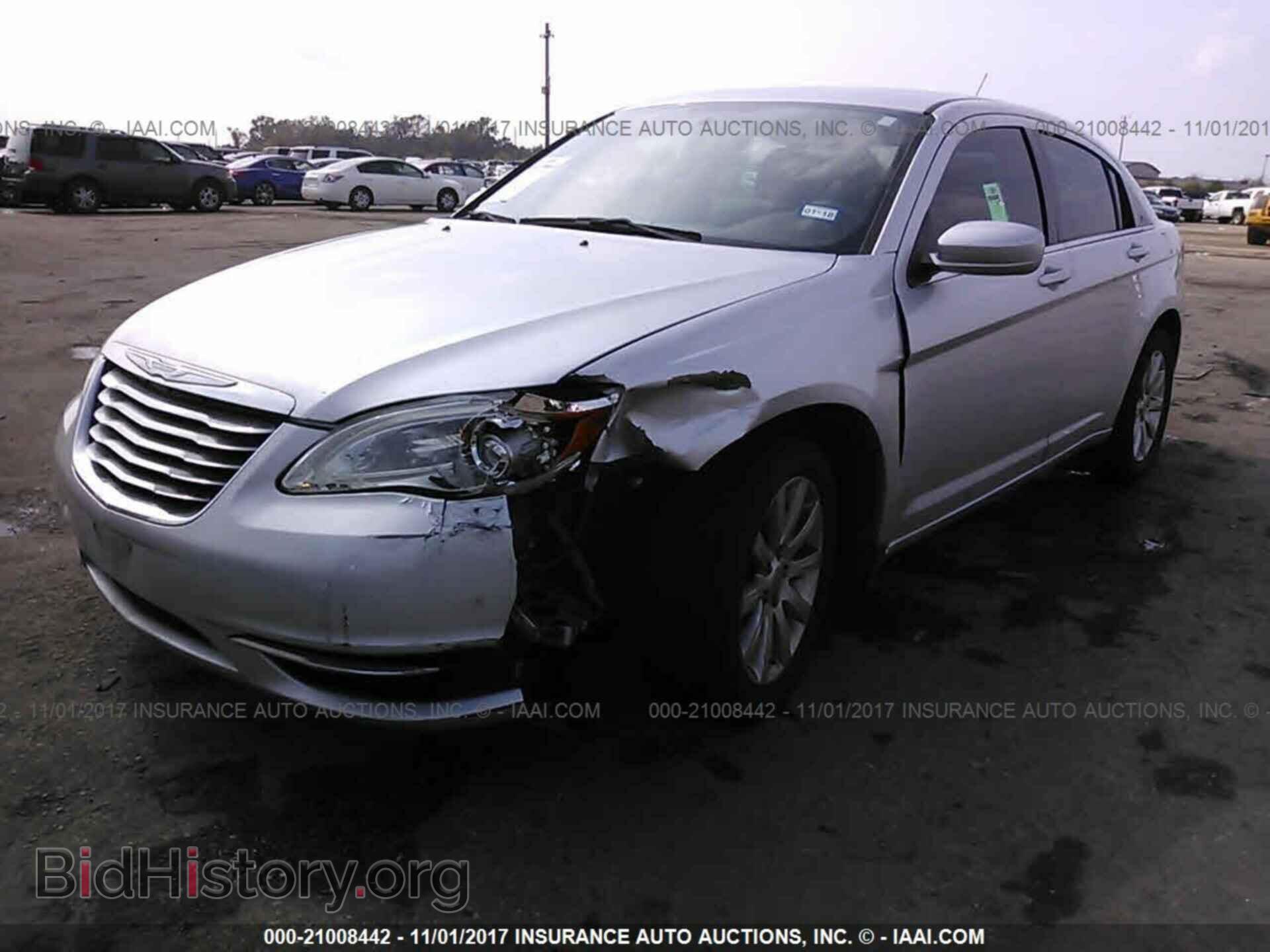 2011 Chrysler 200 - VIN: 1C3BC1FB0BN537900 - Photo 2