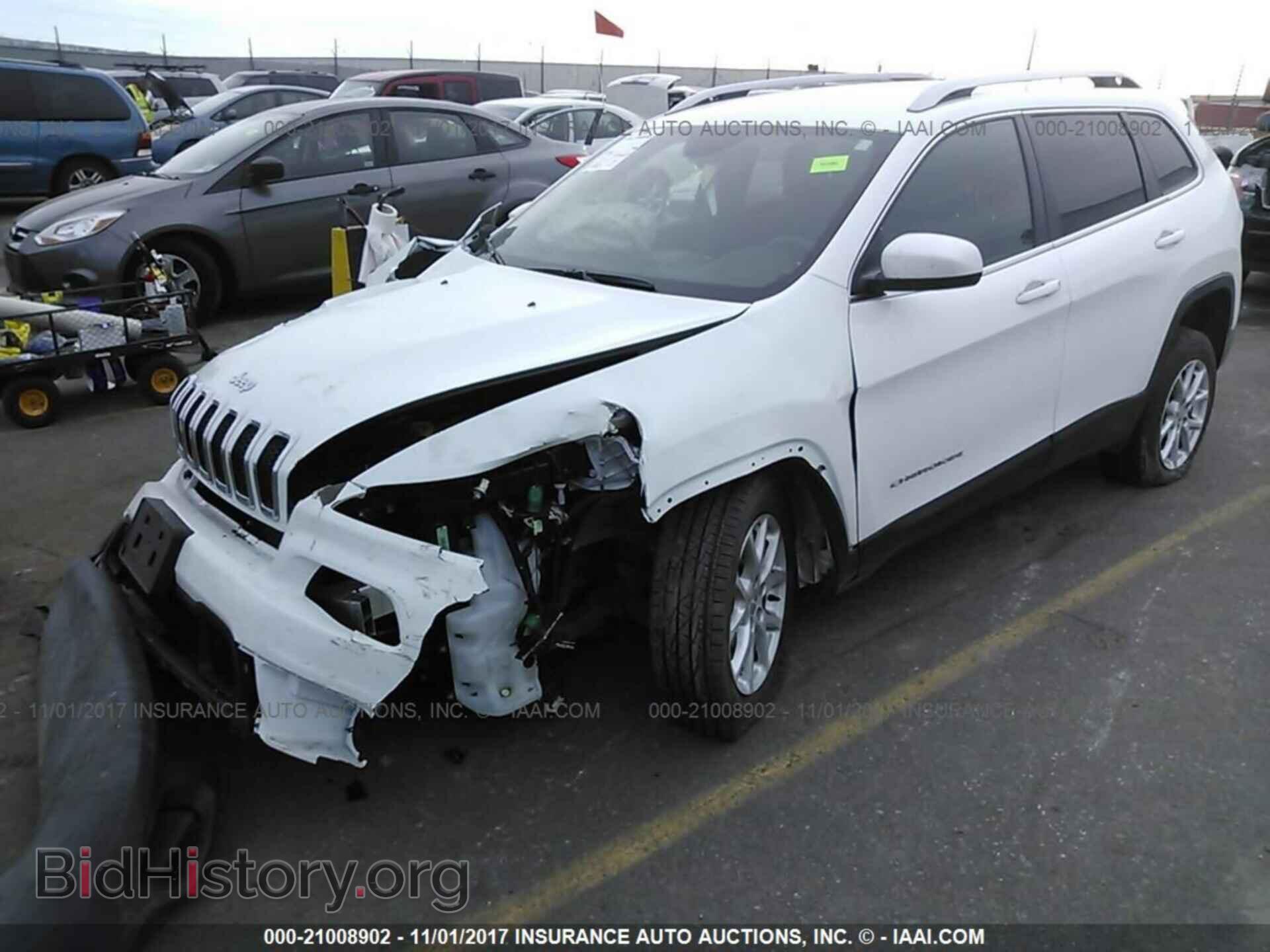2017 Jeep Cherokee - VIN: 1C4PJMCS4HW646506 - Photo 2