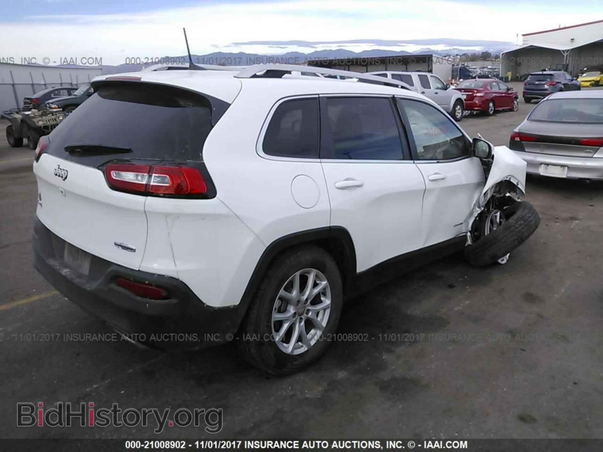2017 Jeep Cherokee - VIN: 1C4PJMCS4HW646506 - Photo 4