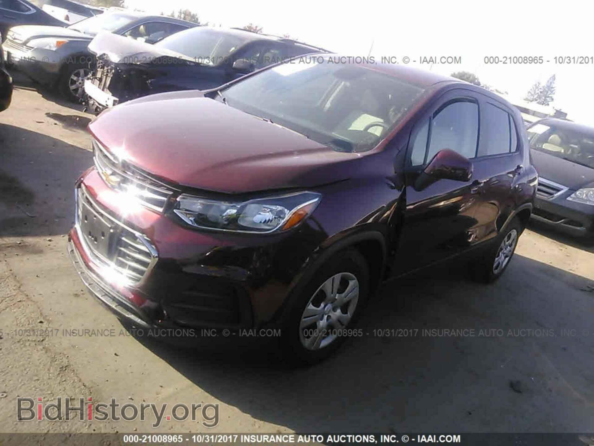 2017 Chevrolet Trax - VIN: 3GNCJKSB1HL200427 - Фото 2