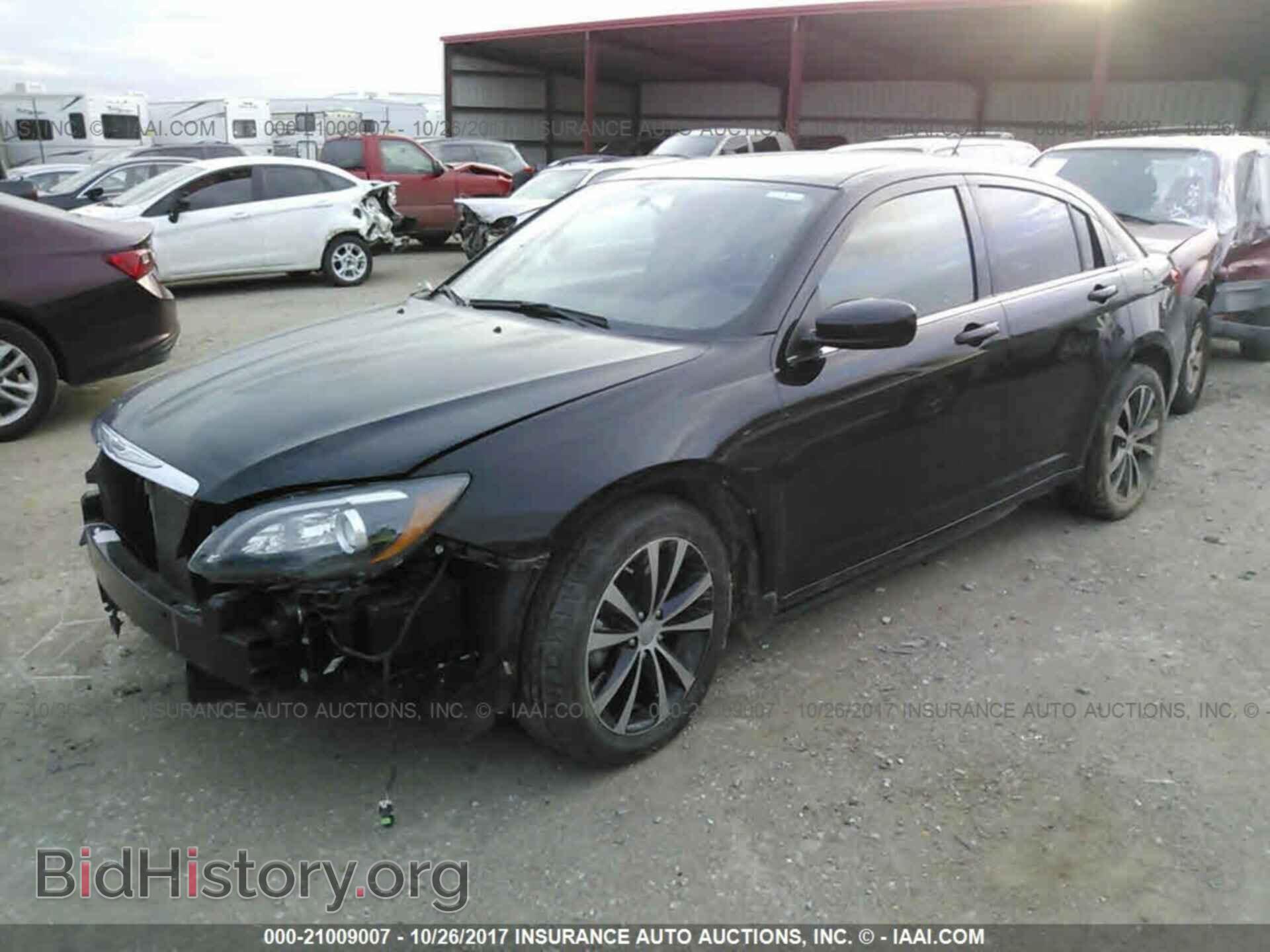 2013 Chrysler 200 - VIN: 1C3CCBBB4DN597228 - Photo 2