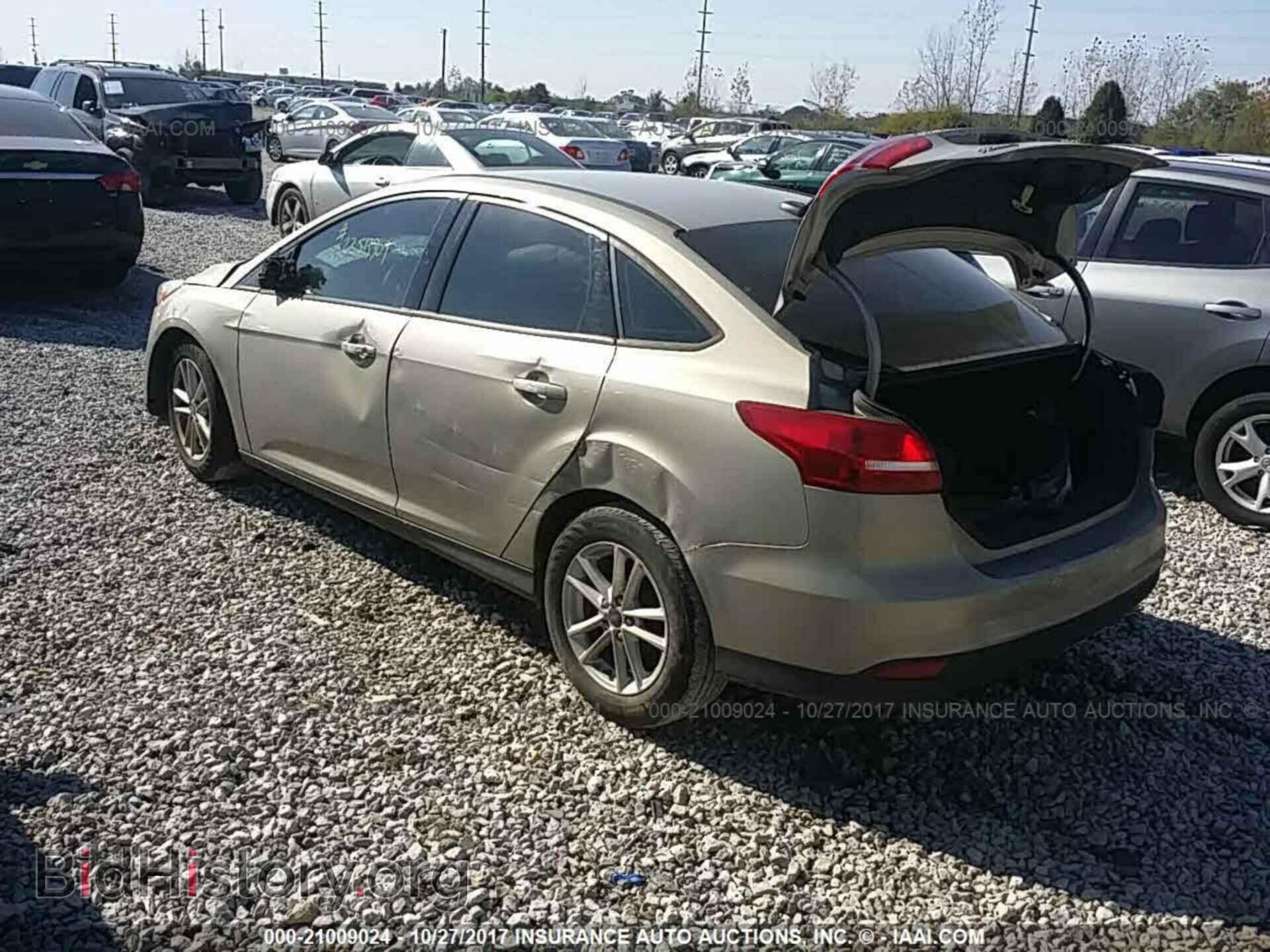 2016 Ford Focus - VIN: 1FADP3F2XGL281312 - Photo 3