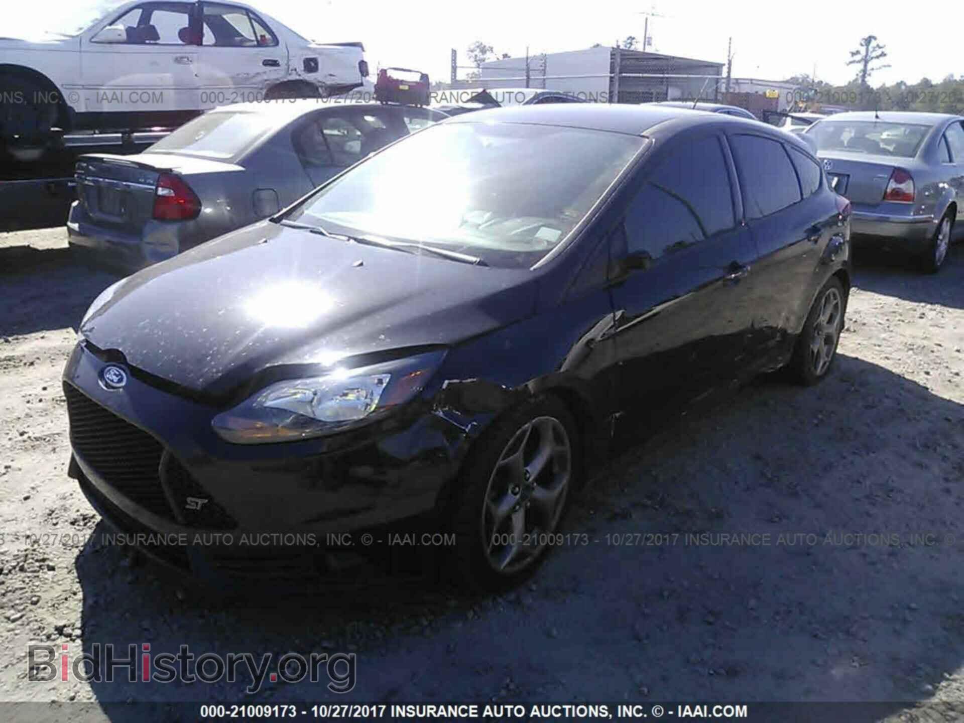 2014 Ford Focus - VIN: 1FADP3L90EL414061 - Photo 2