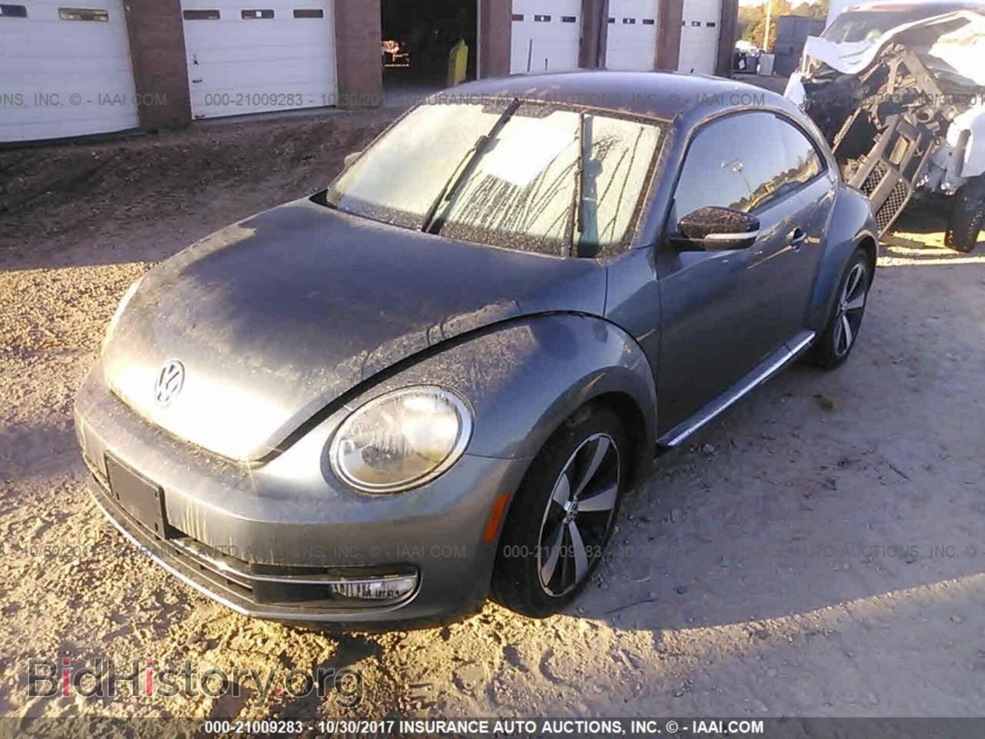 2012 Volkswagen Beetle - VIN: 3VW4A7AT0CM636898 - Фото 2