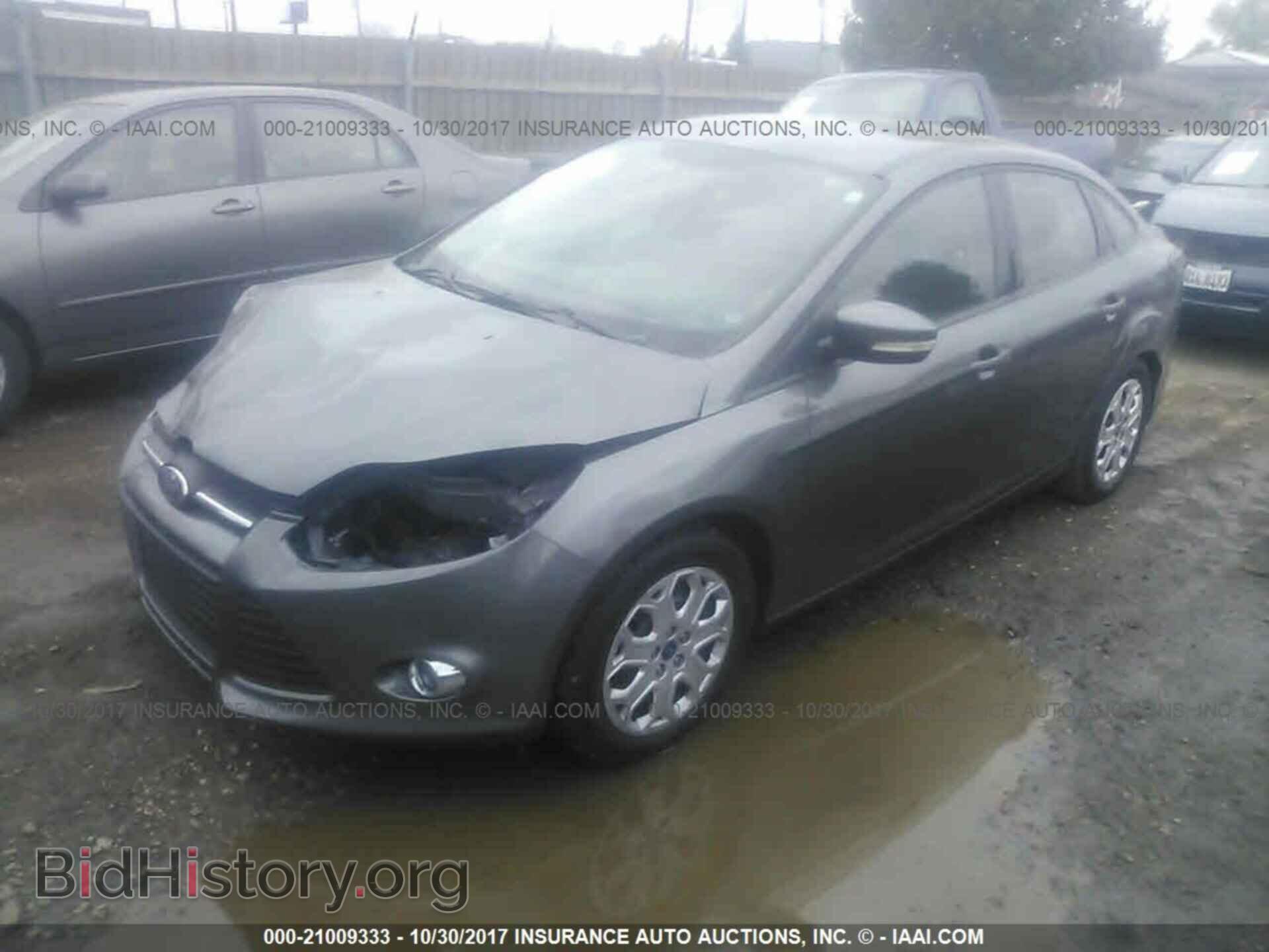 2012 Ford Focus - VIN: 1FAHP3F21CL261011 - Photo 2