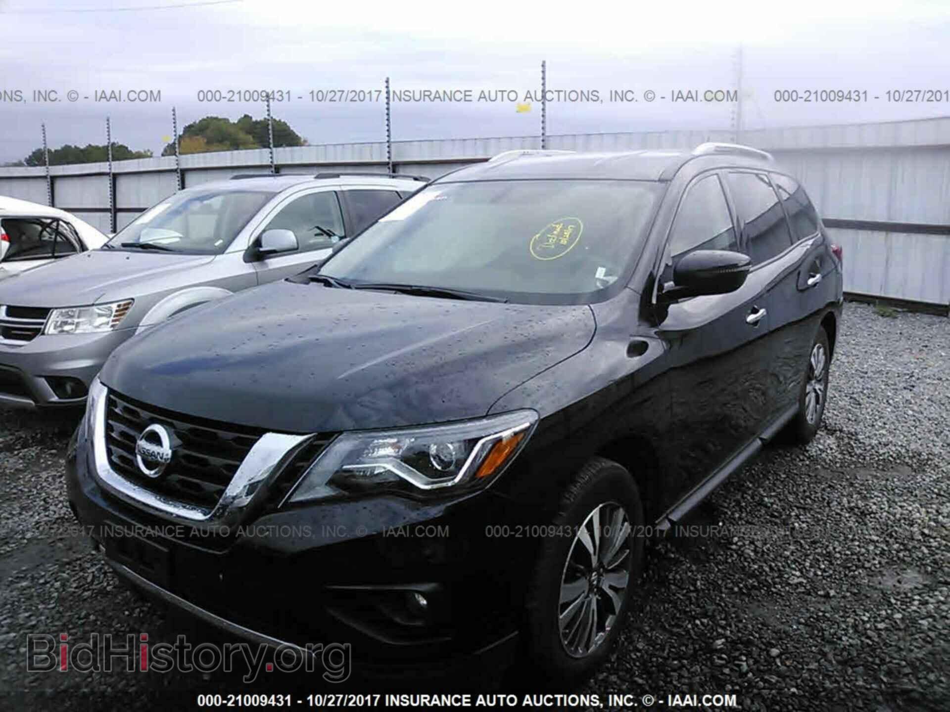 2017 Nissan Pathfinder - VIN: 5N1DR2MN4HC666664 - Фото 2
