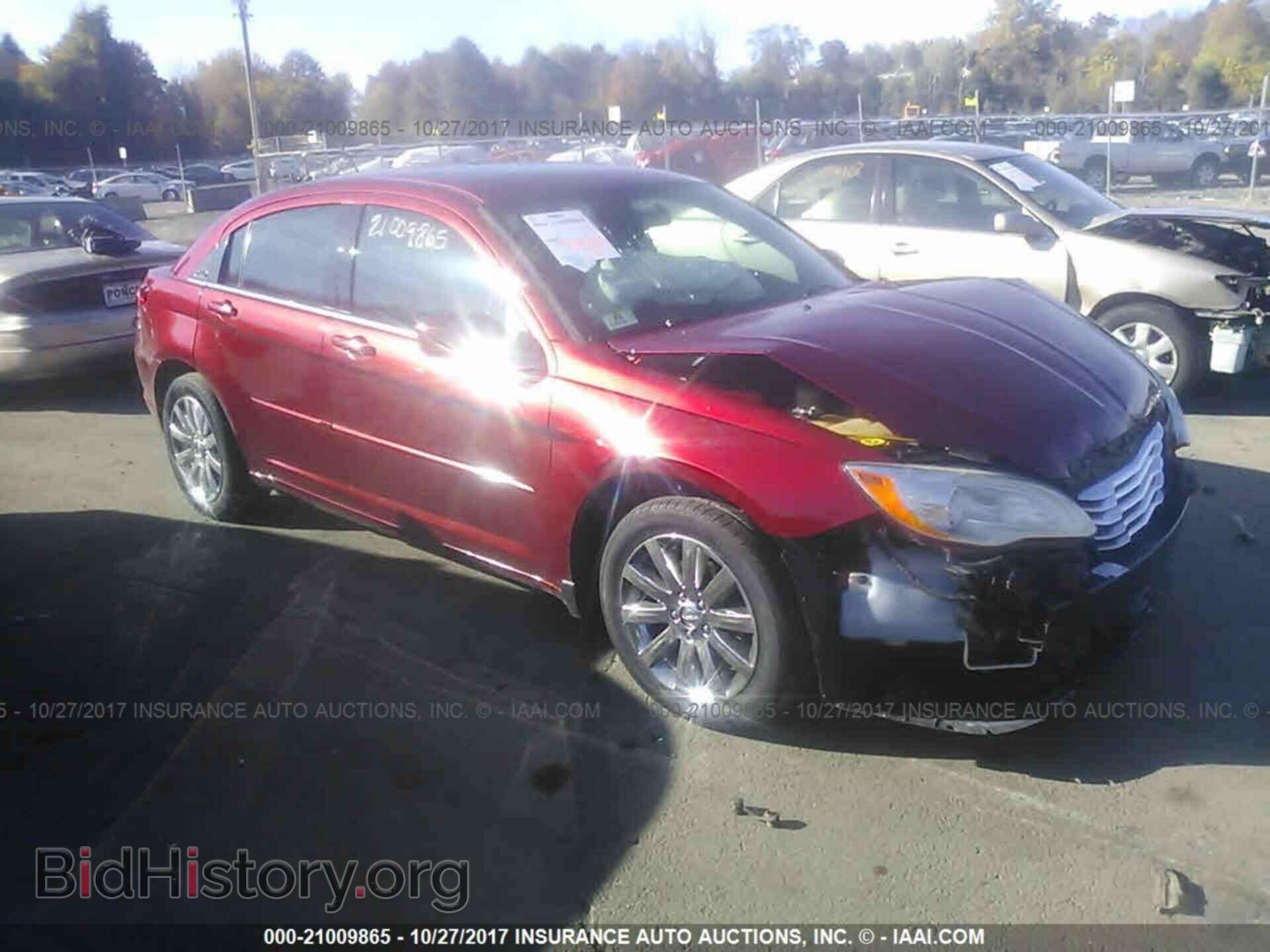 Photo 1C3BC1FG1BN552823 - Chrysler 200 2011