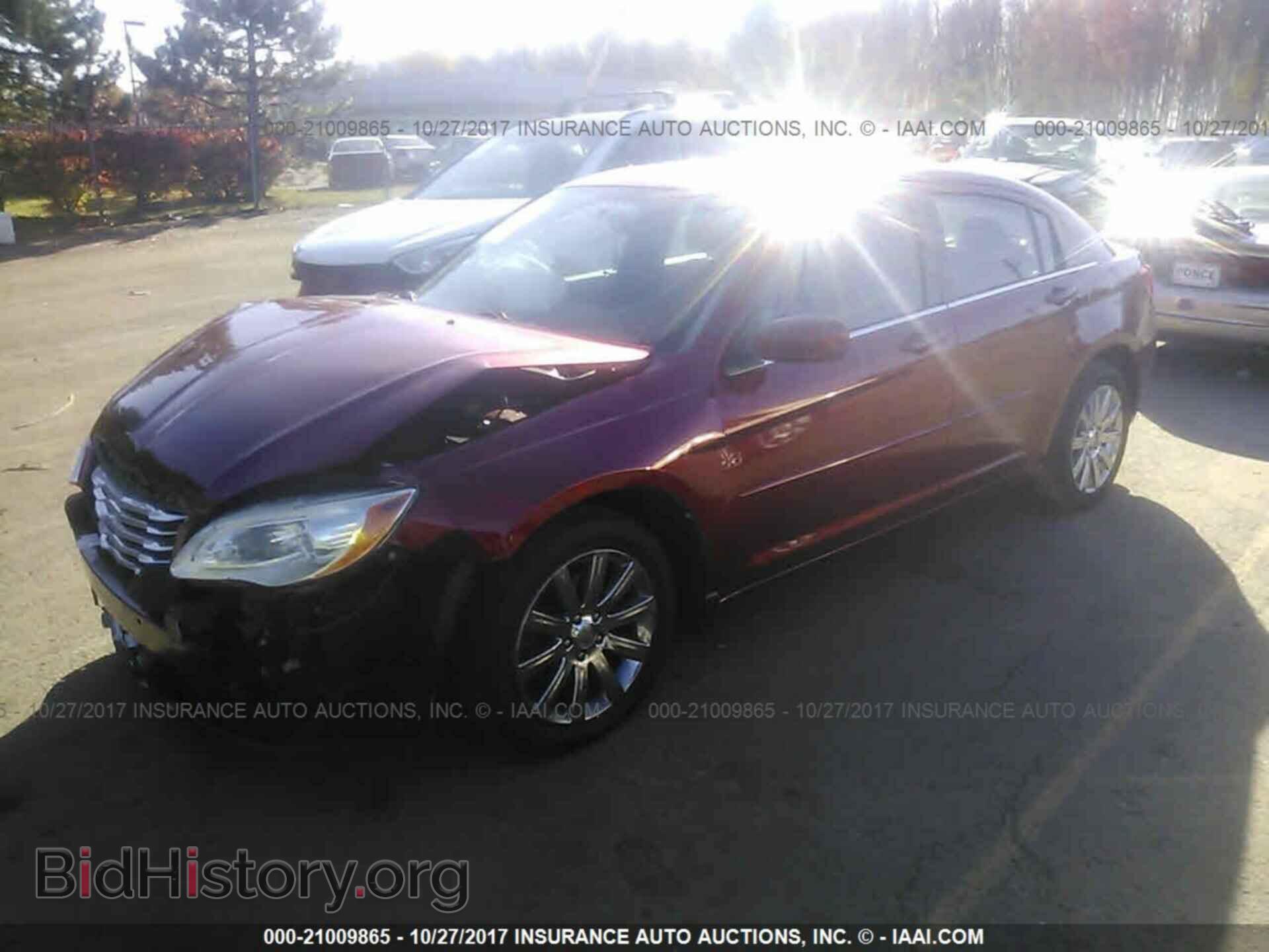 2011 Chrysler 200 - VIN: 1C3BC1FG1BN552823 - Фото 2