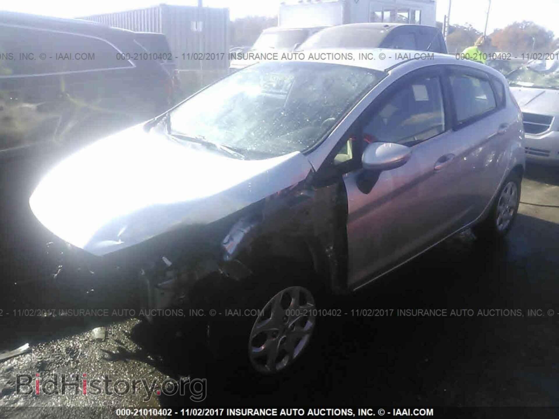 2013 Ford Fiesta - VIN: 3FADP4EJ8DM199426 - Фото 2