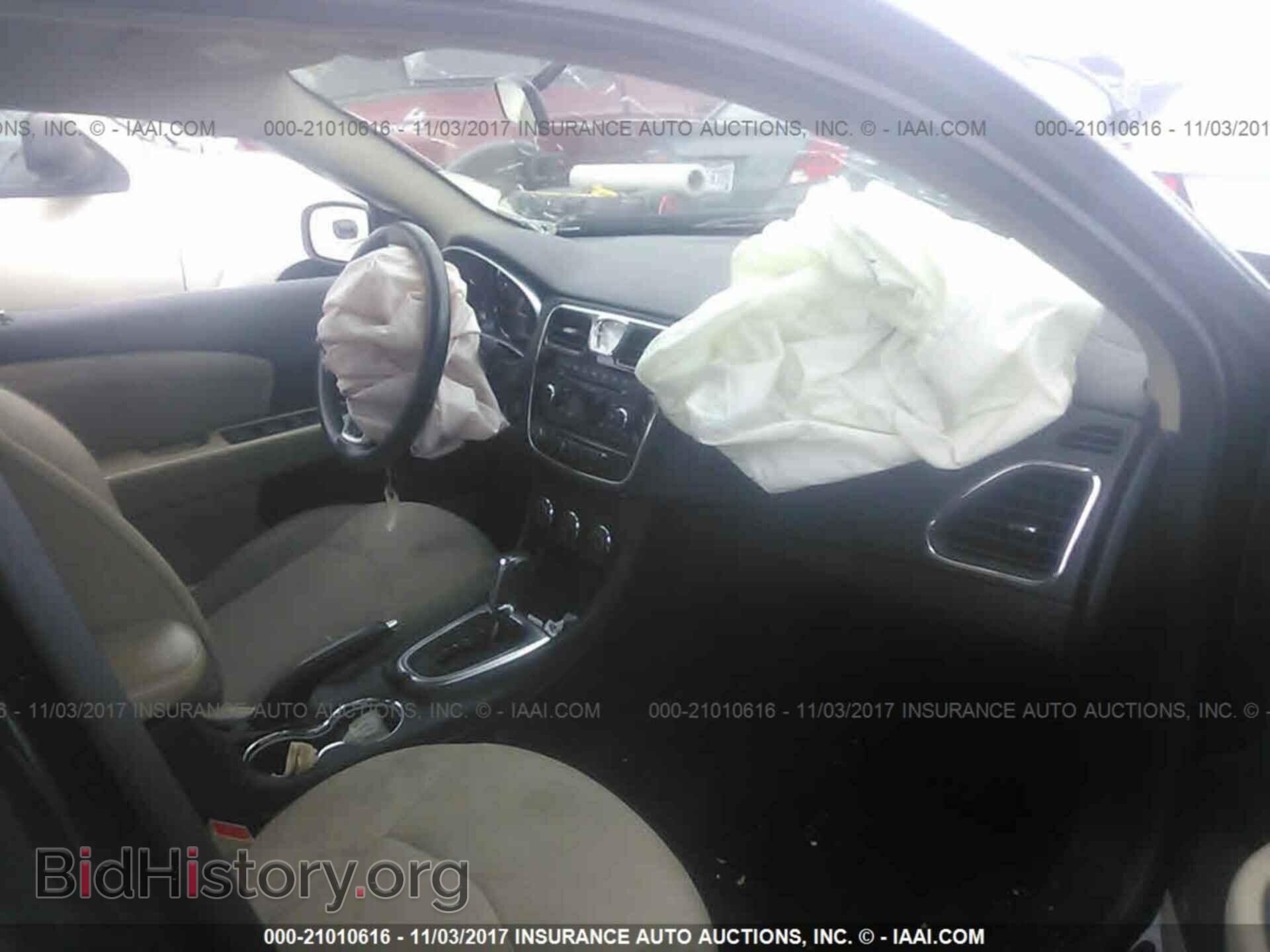 2013 Chrysler 200 - VIN: 1C3CCBBG0DN528077 - Фото 5