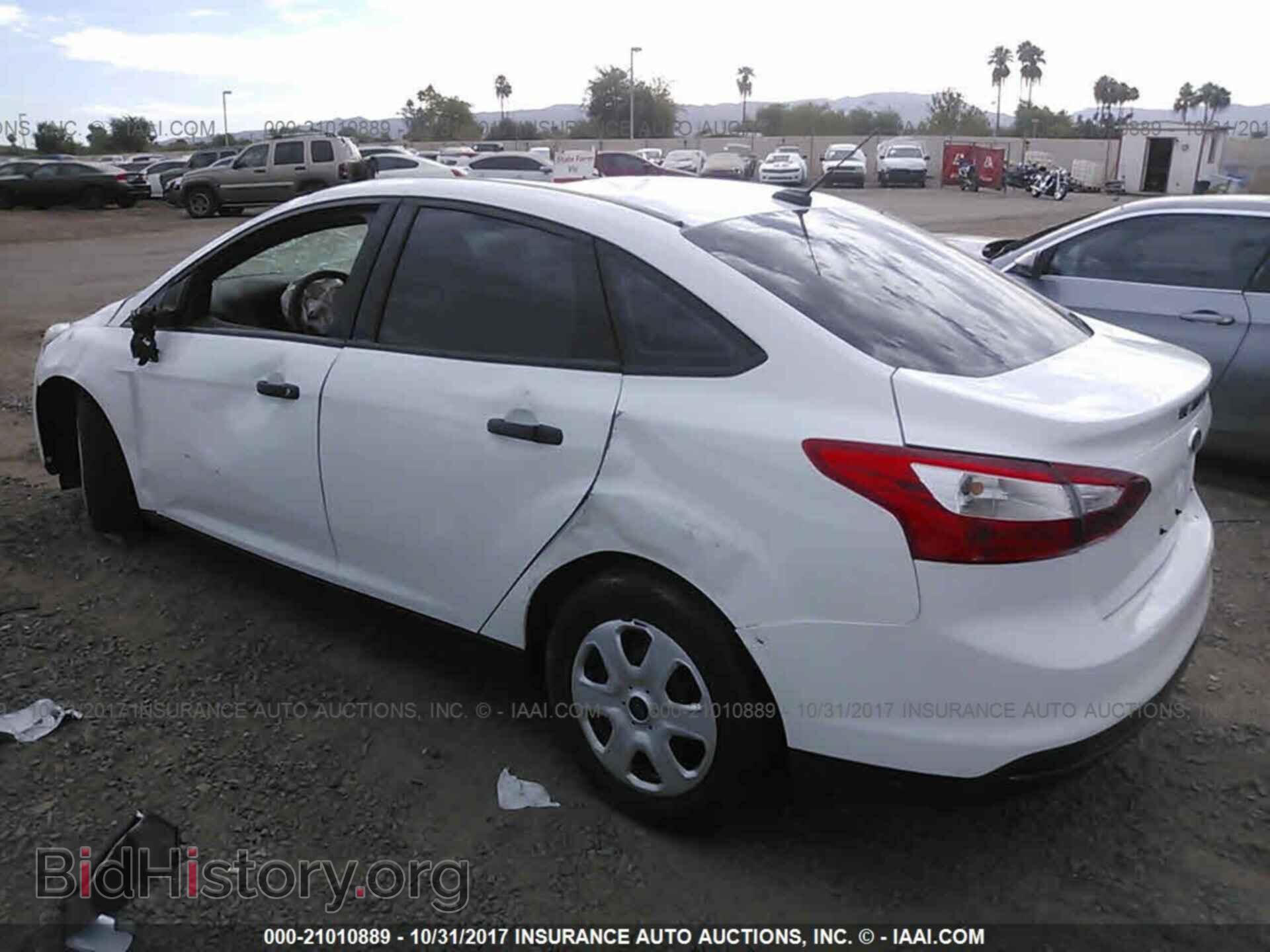 2014 Ford Focus - VIN: 1FADP3E24EL461738 - Фото 3