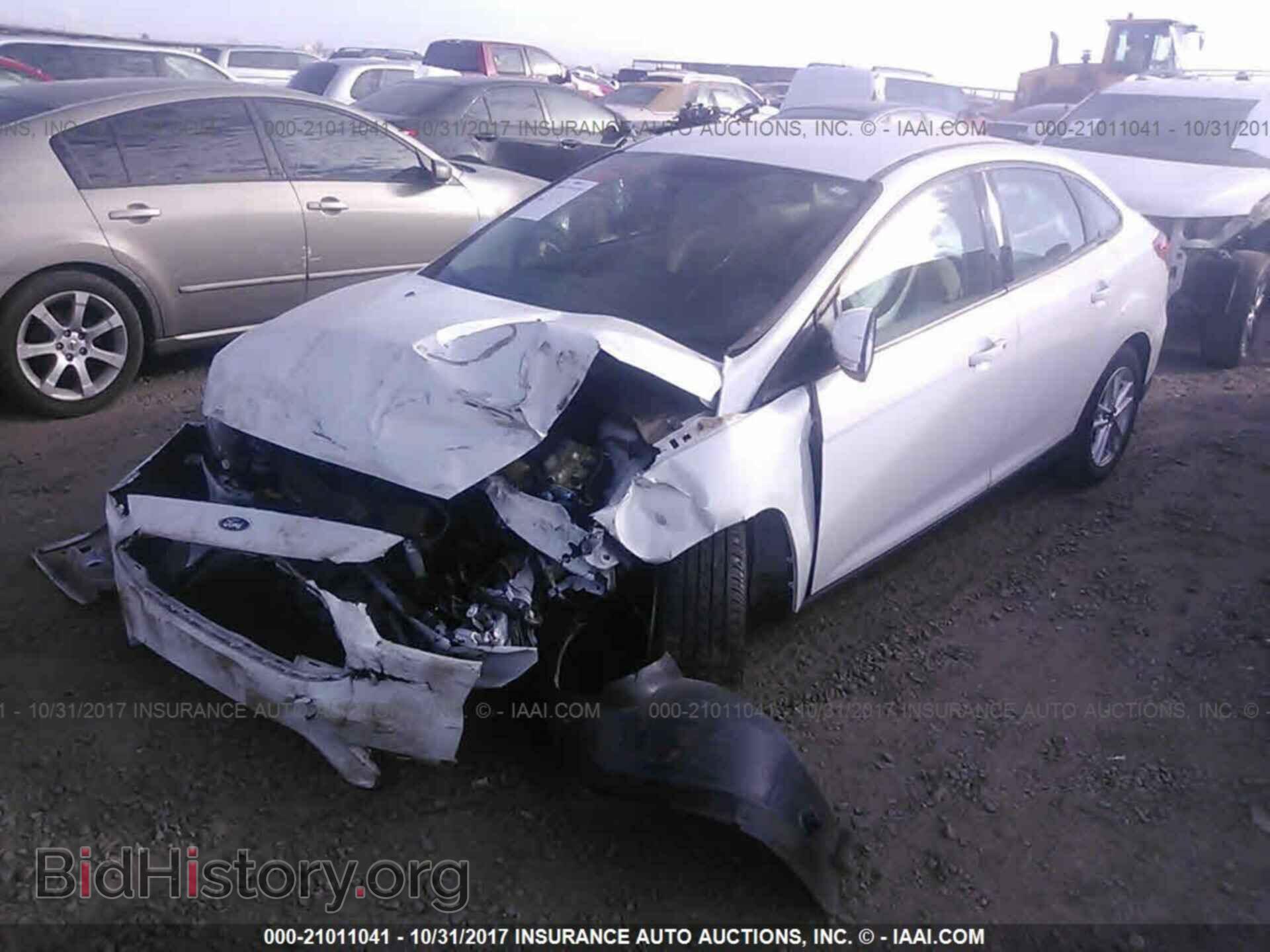 2015 Ford Focus - VIN: 1FADP3F24FL241418 - Фото 2
