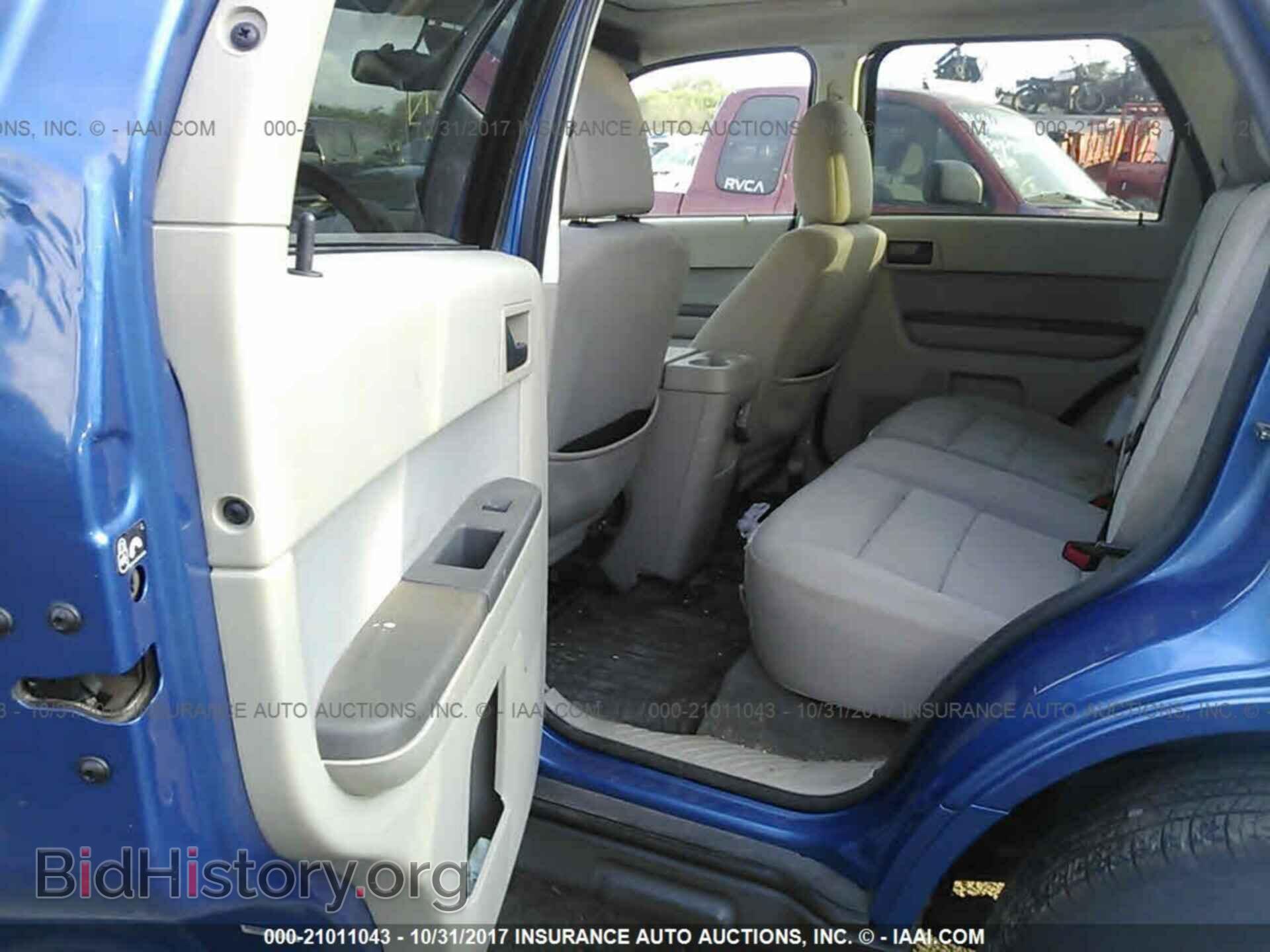 2011 Ford Escape - VIN: 1FMCU0DG7BKC68989 - Photo 8