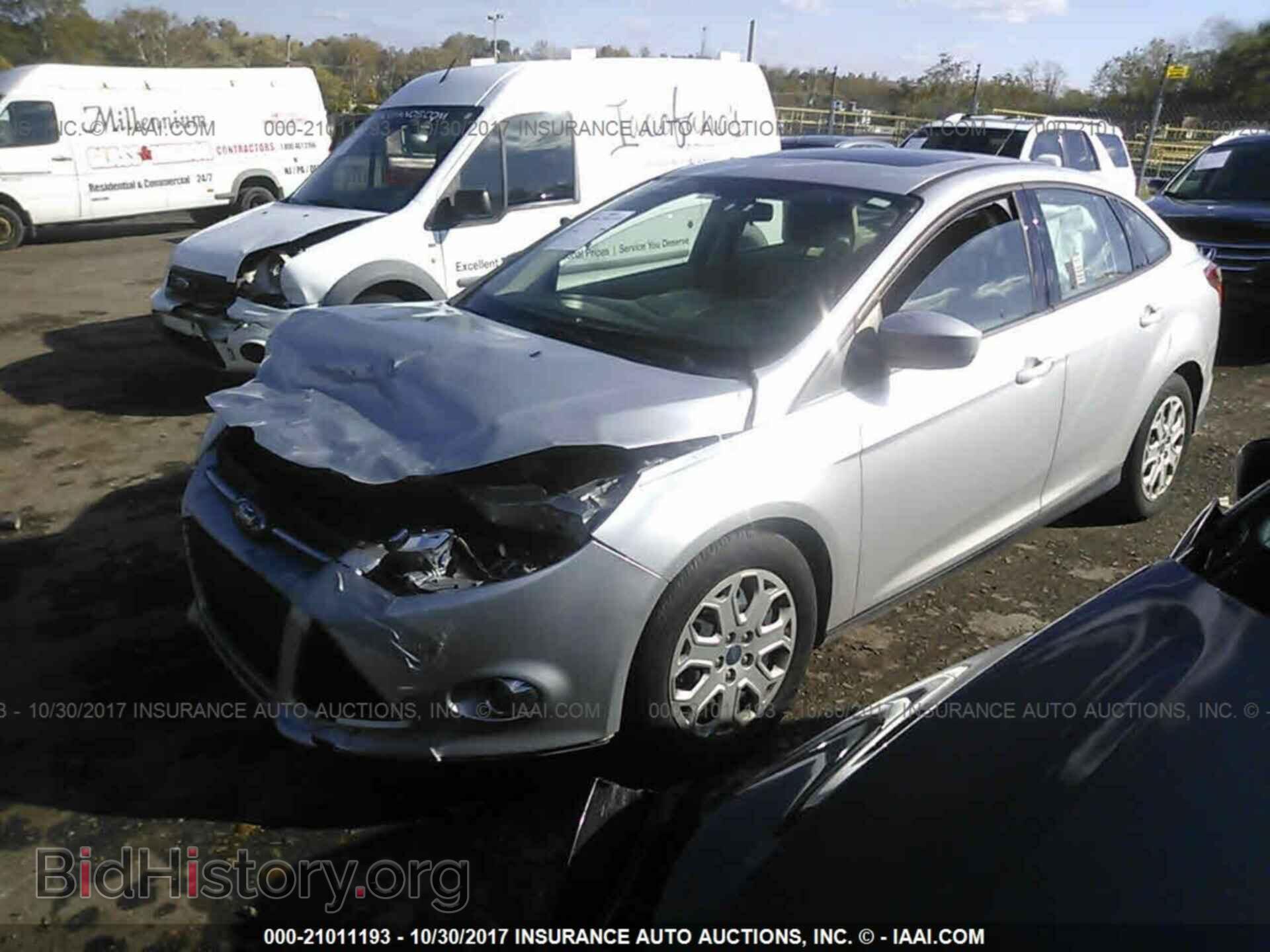 2012 Ford Focus - VIN: 1FAHP3F22CL149530 - Photo 2
