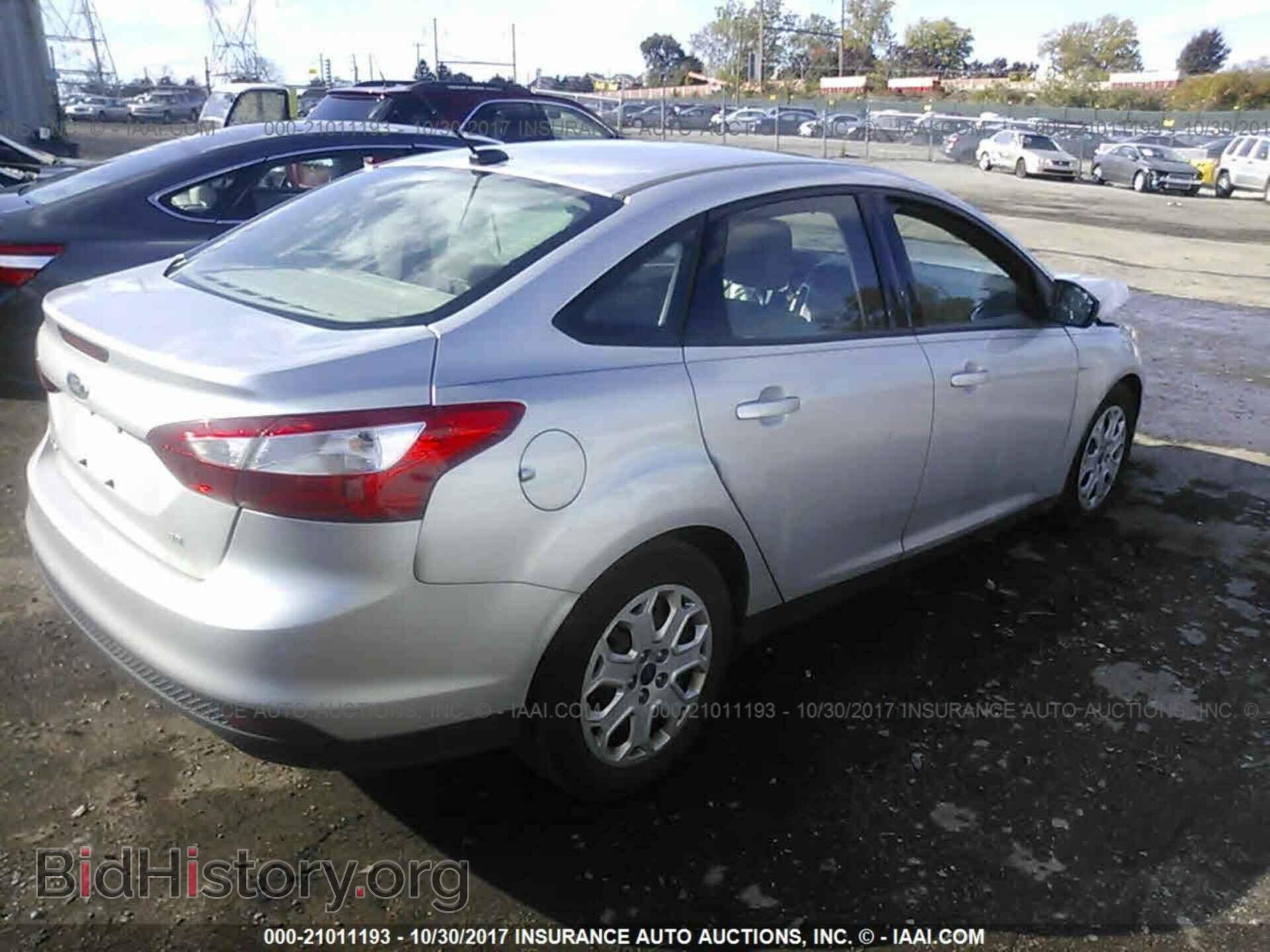 2012 Ford Focus - VIN: 1FAHP3F22CL149530 - Photo 4