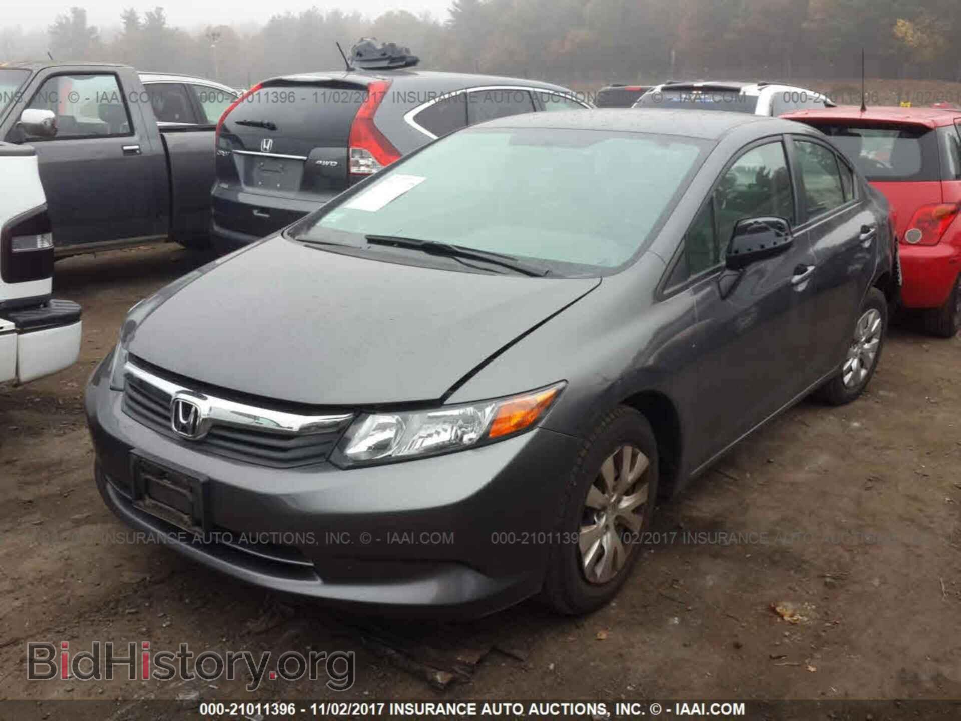2012 Honda Civic - VIN: 2HGFB2F51CH573767 - Фото 2