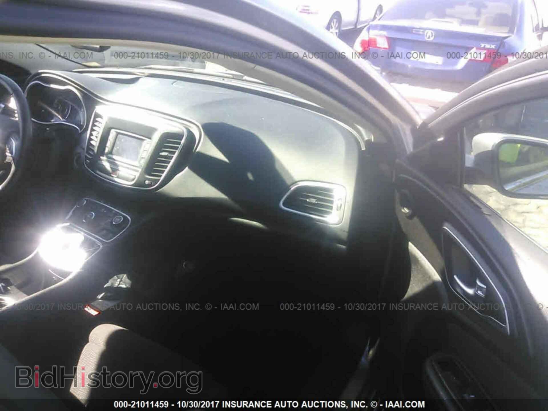 2016 Chrysler 200 - VIN: 1C3CCCFB9GN189148 - Photo 5