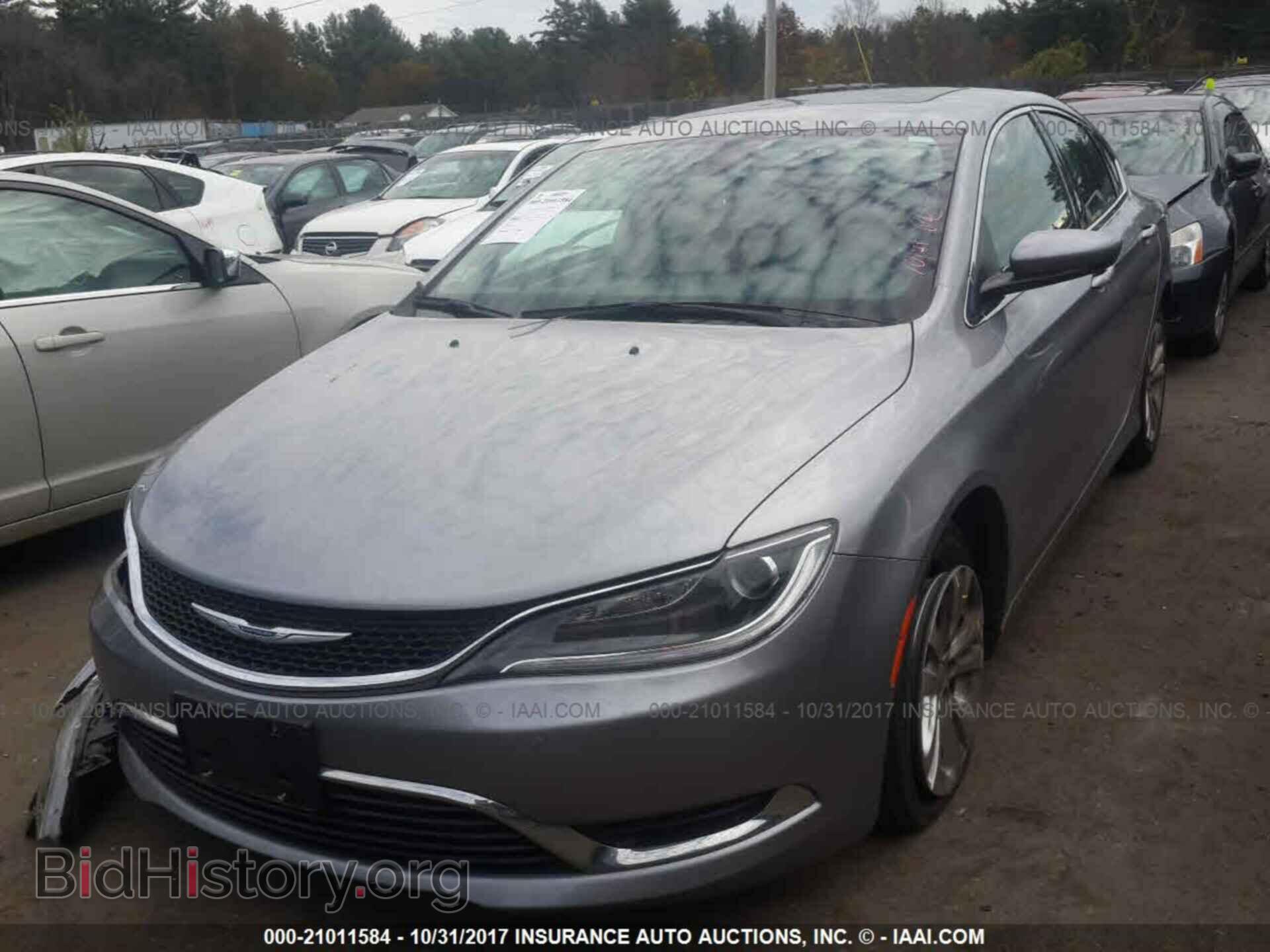 2016 Chrysler 200 - VIN: 1C3CCCAB0GN122574 - Photo 2