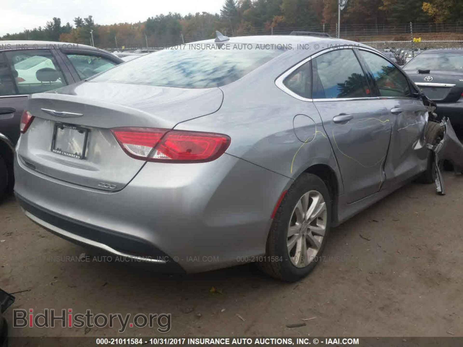 2016 Chrysler 200 - VIN: 1C3CCCAB0GN122574 - Photo 4
