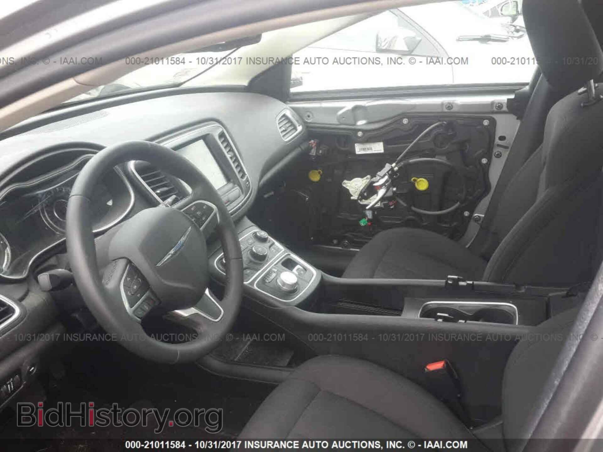 2016 Chrysler 200 - VIN: 1C3CCCAB0GN122574 - Photo 5
