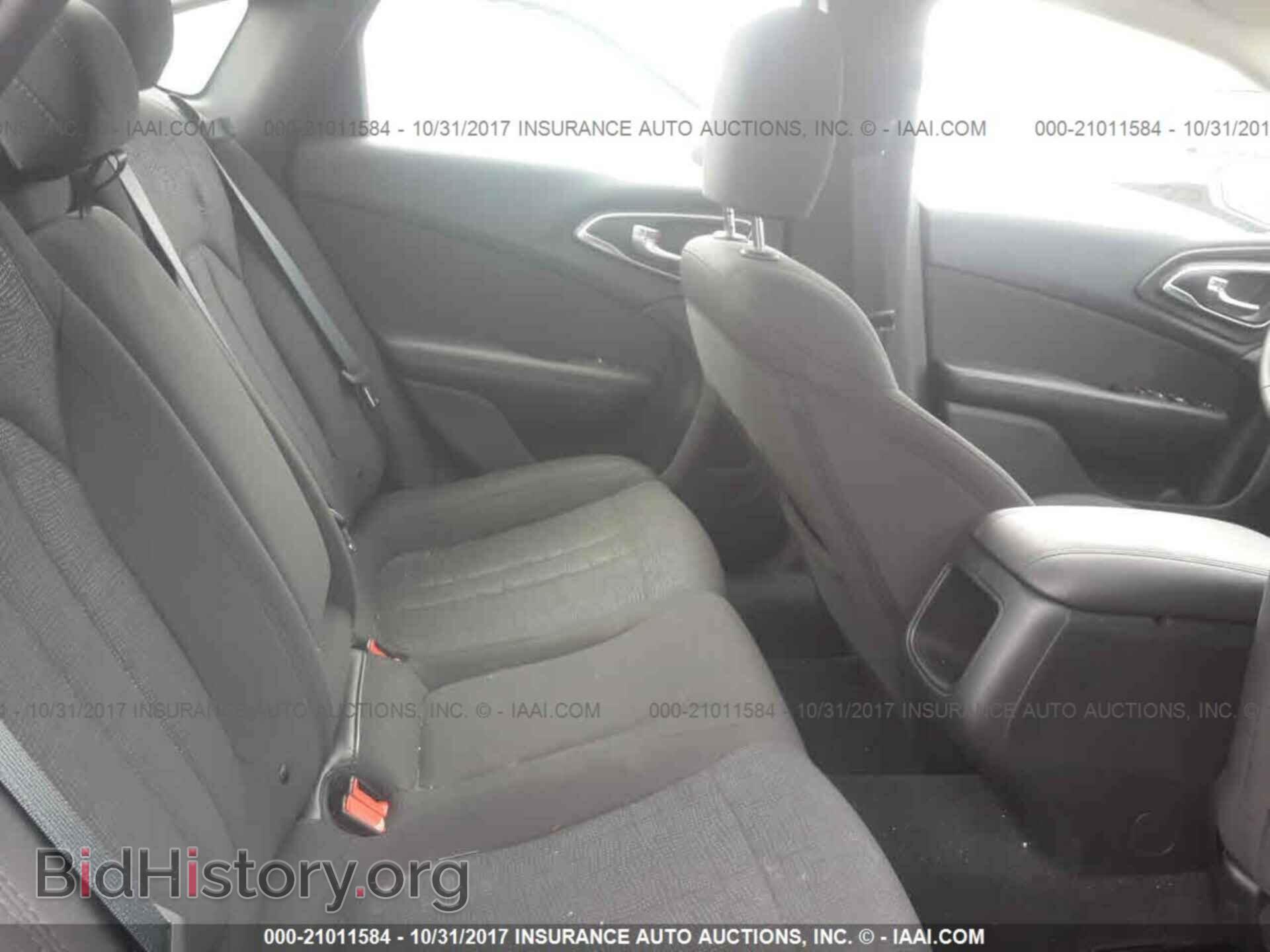 2016 Chrysler 200 - VIN: 1C3CCCAB0GN122574 - Photo 8