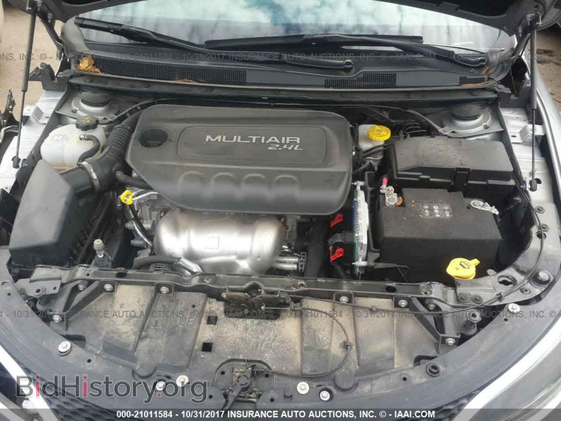 2016 Chrysler 200 - VIN: 1C3CCCAB0GN122574 - Photo 10