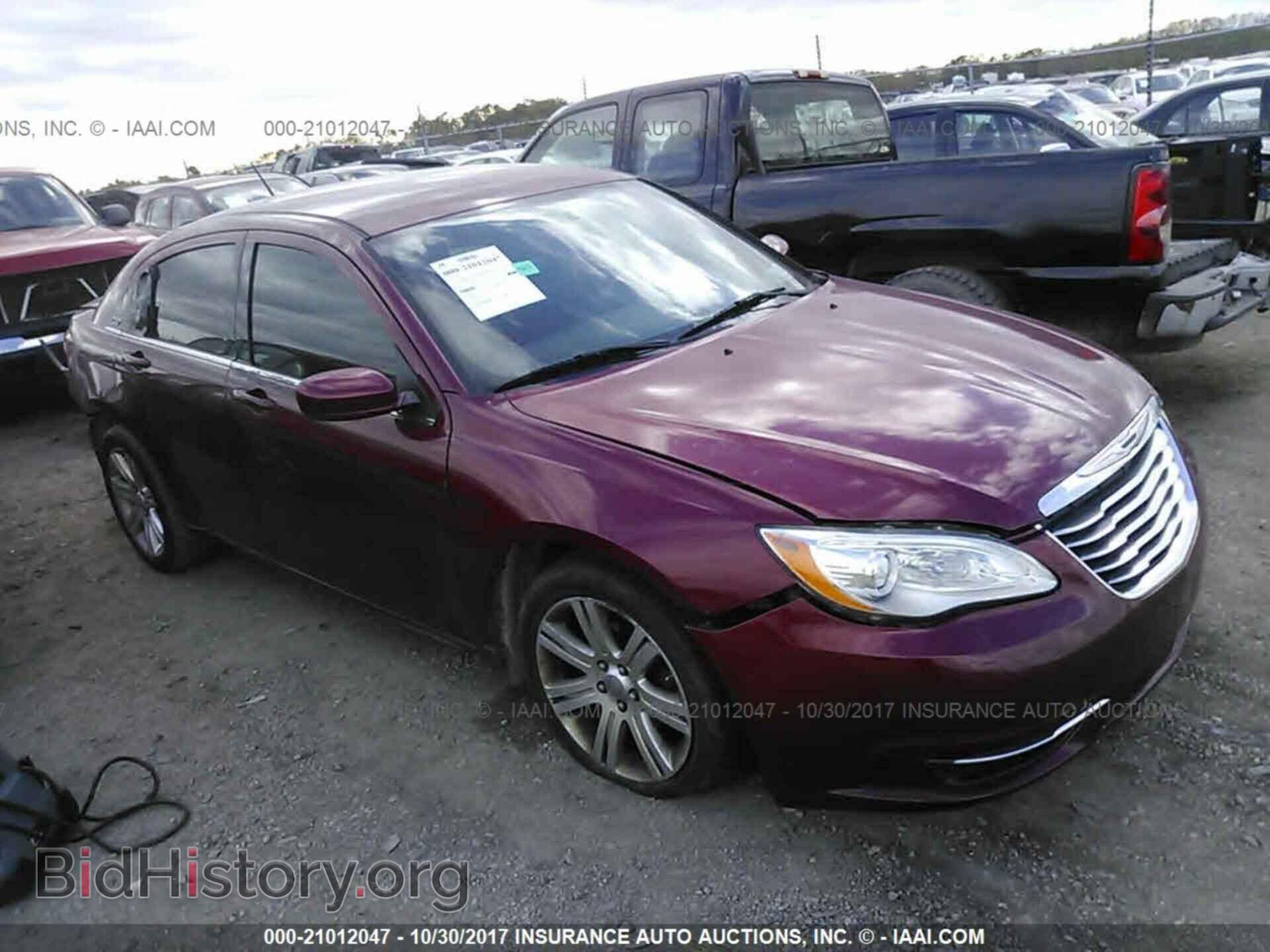 Photo 1C3CCBAB5DN669748 - Chrysler 200 2013
