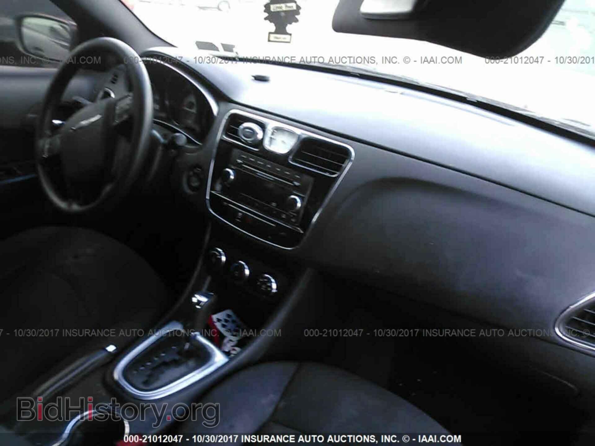 2013 Chrysler 200 - VIN: 1C3CCBAB5DN669748 - Photo 5