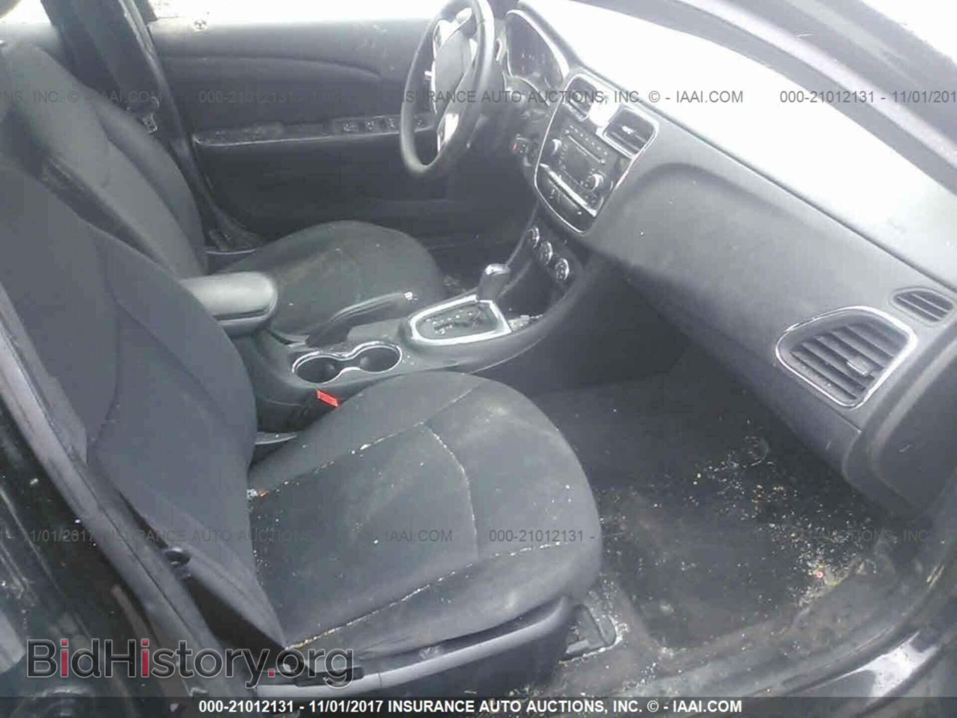 2013 Chrysler 200 - VIN: 1C3CCBBB3DN570375 - Photo 4