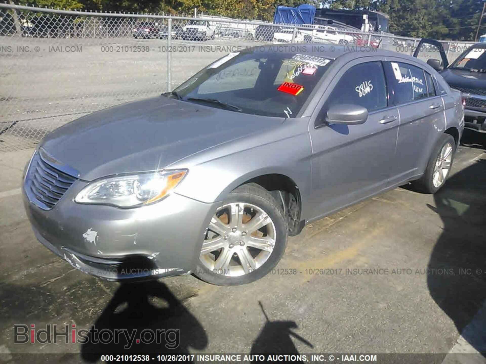 2013 Chrysler 200 - VIN: 1C3CCBAB3DN660434 - Photo 2