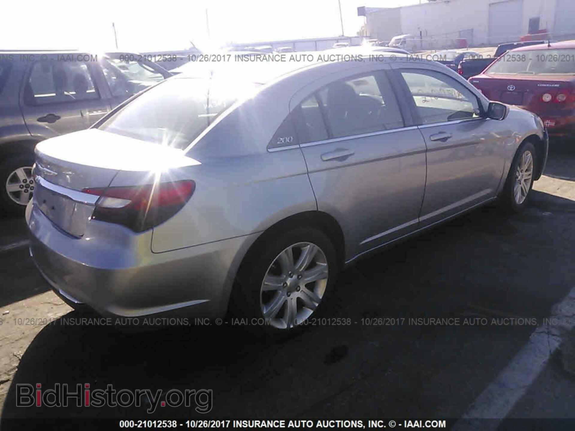 2013 Chrysler 200 - VIN: 1C3CCBAB3DN660434 - Photo 4