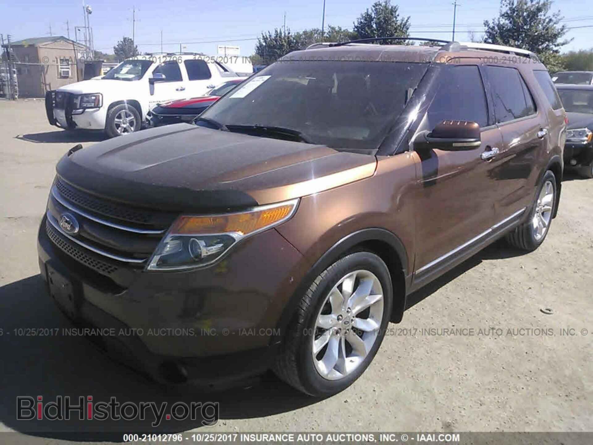 2011 Ford Explorer - VIN: 1FMHK7F83BGA83318 - Photo 2