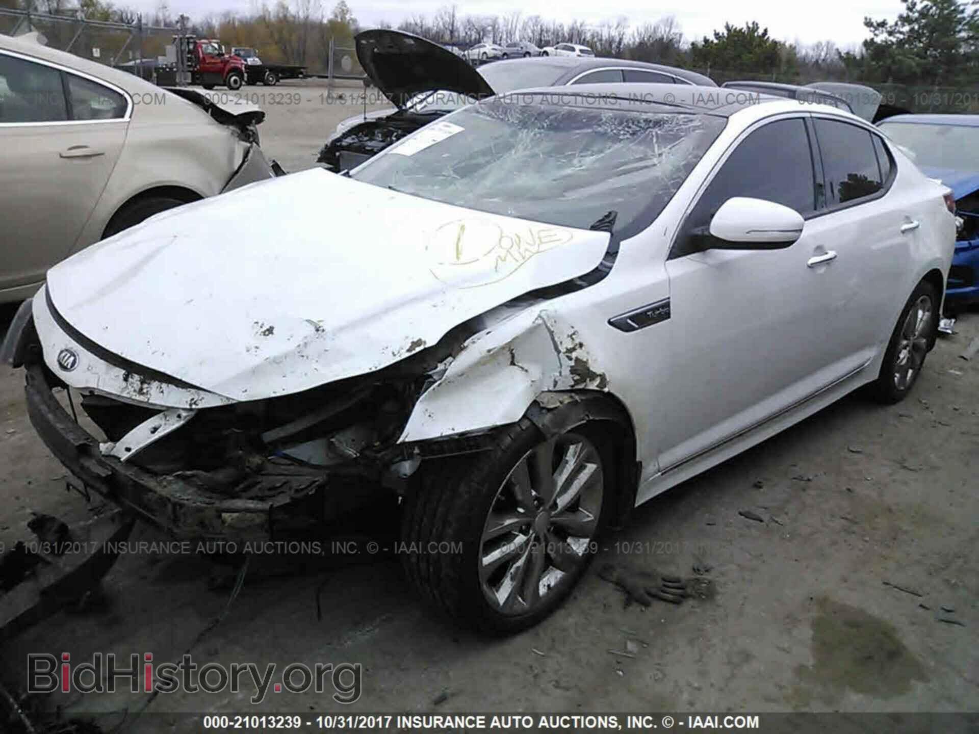 2015 Kia Optima - VIN: 5XXGR4A60FG426812 - Photo 2