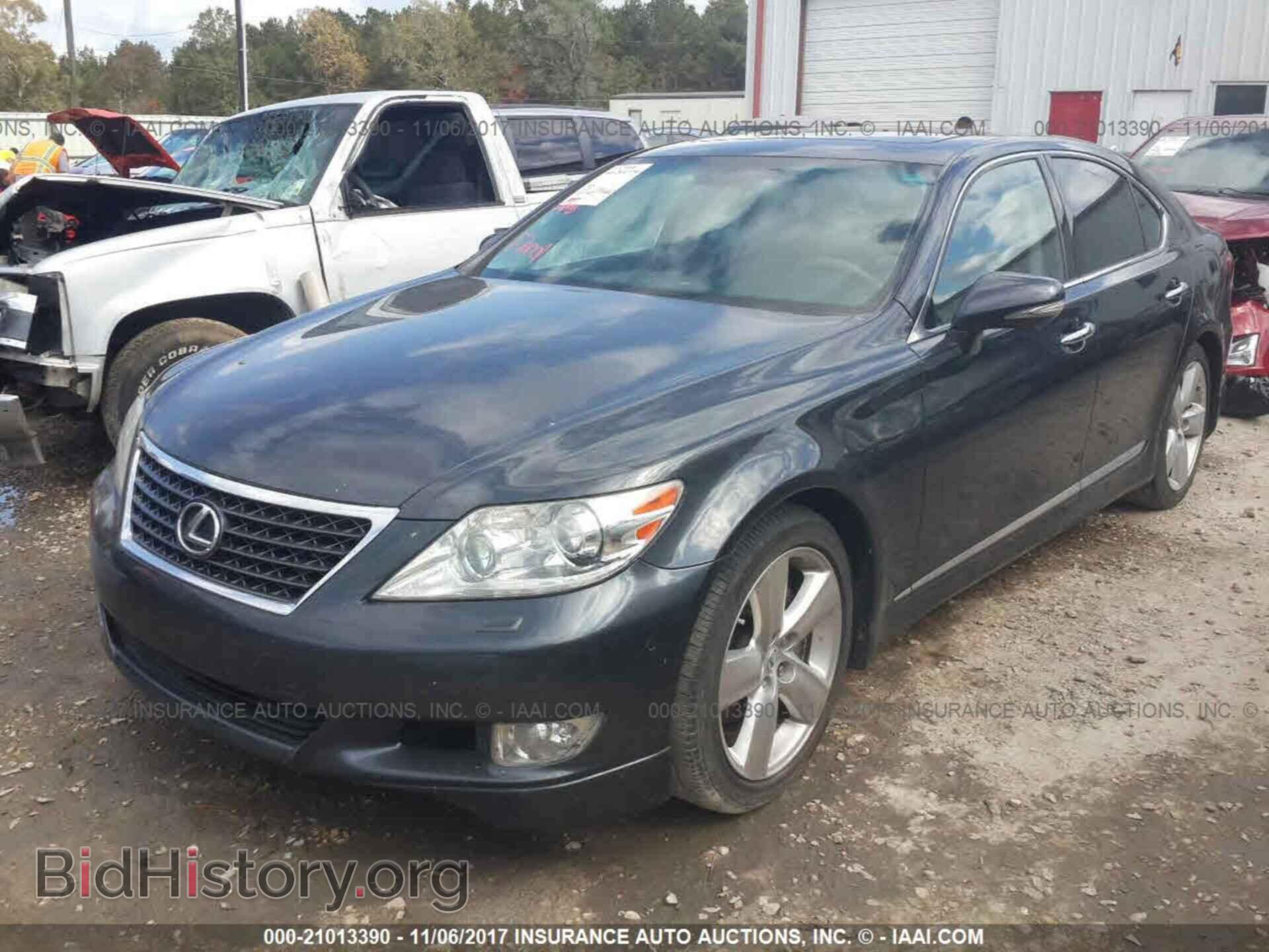 2011 Lexus Ls - VIN: JTHBL5EF8B5107229 - Photo 2