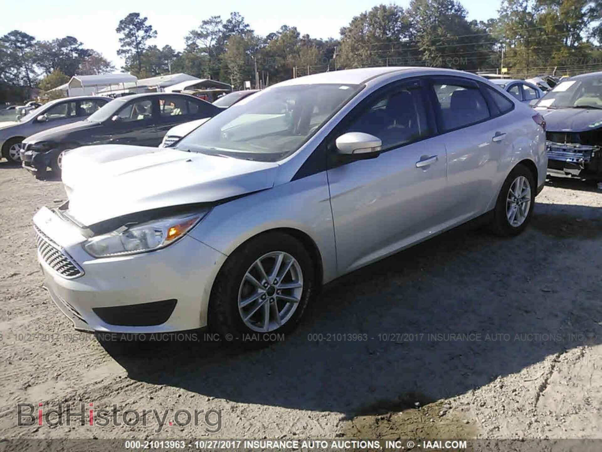 2015 Ford Focus - VIN: 1FADP3F25FL214471 - Фото 2