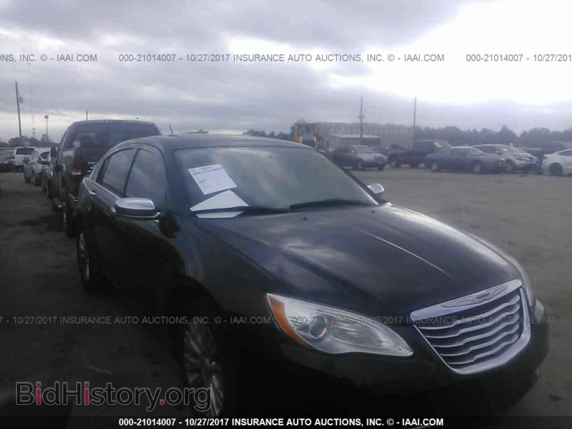Photo 1C3BC2FG3BN548469 - Chrysler 200 2011