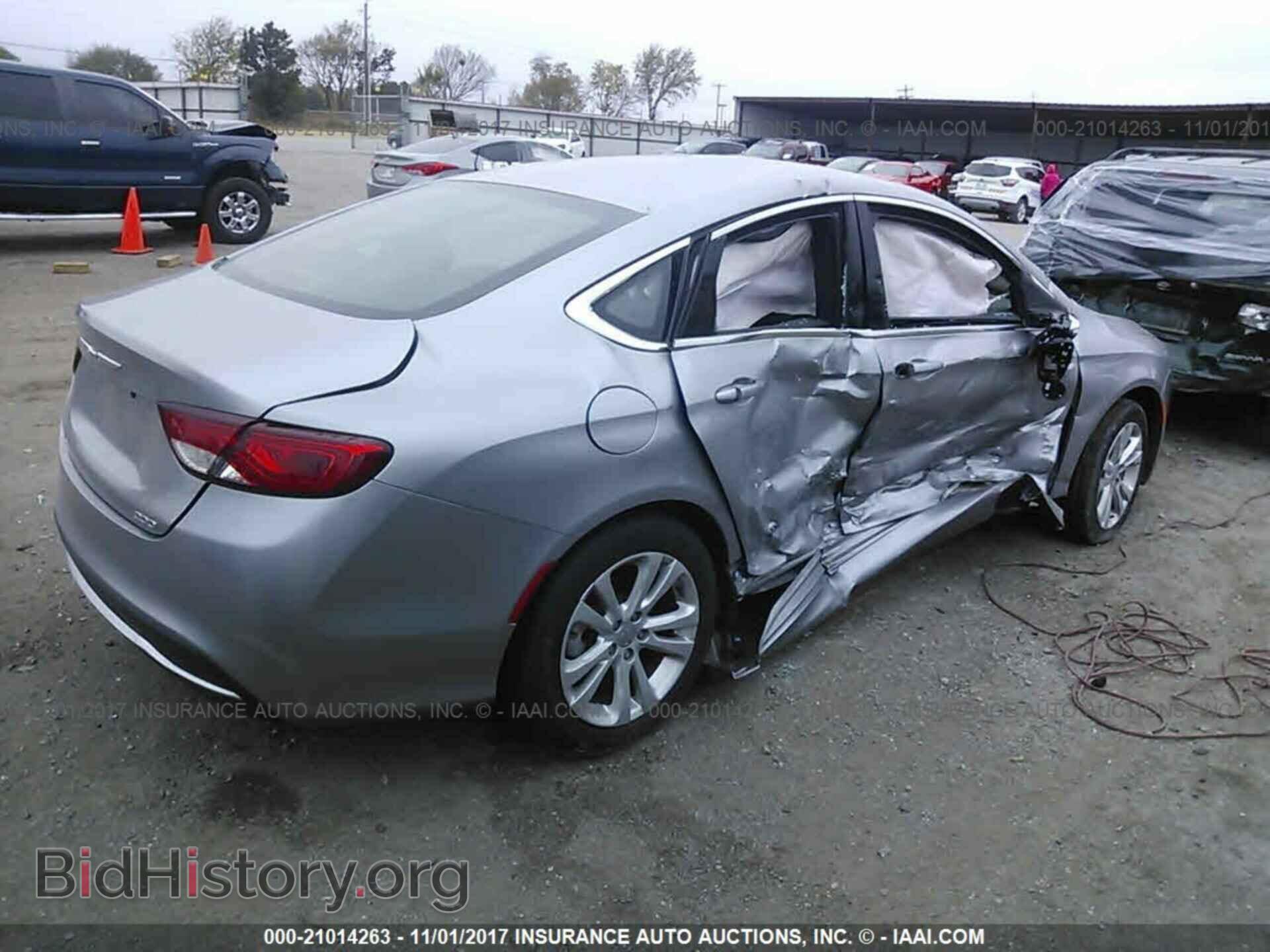 2015 Chrysler 200 - VIN: 1C3CCCAB4FN684752 - Photo 4