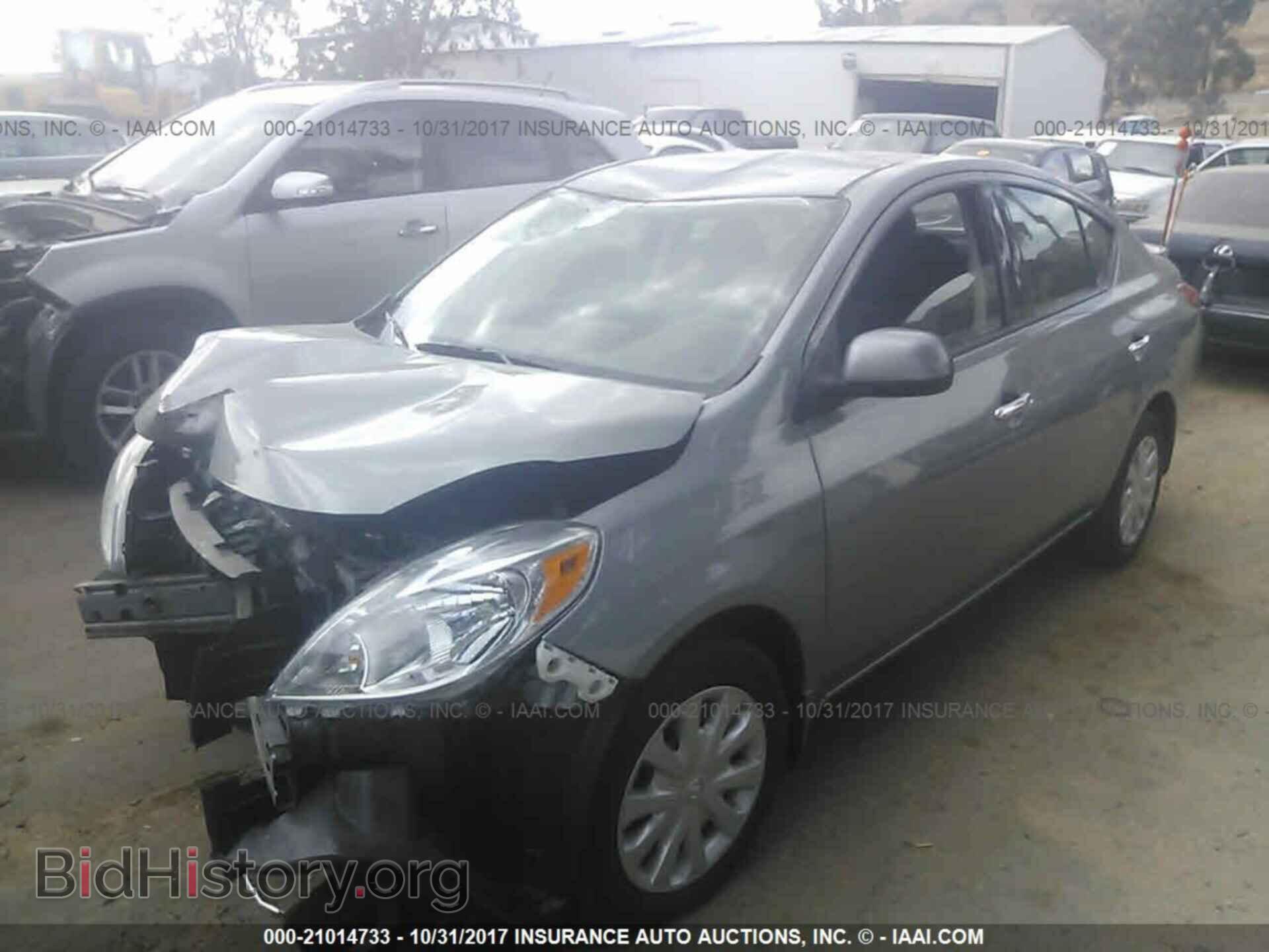 2014 Nissan Versa - VIN: 3N1CN7AP1EK462444 - Фото 2