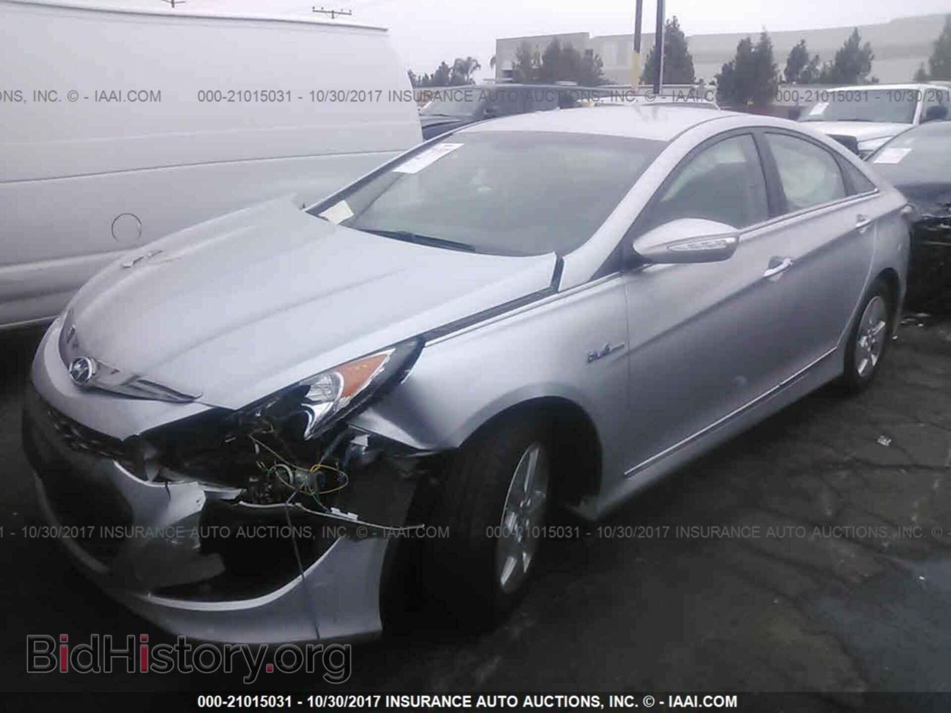 2012 Hyundai Sonata - VIN: KMHEC4A45CA033835 - Photo 2
