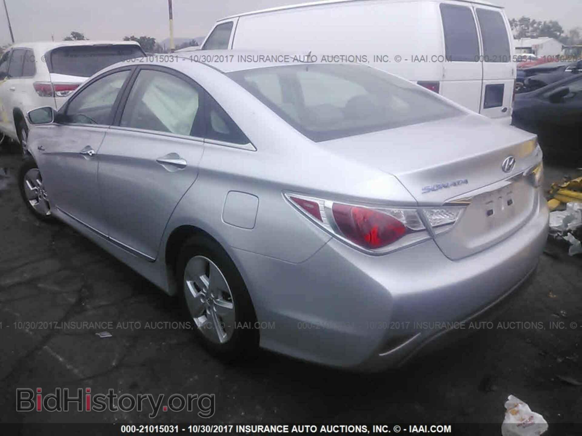 2012 Hyundai Sonata - VIN: KMHEC4A45CA033835 - Photo 3