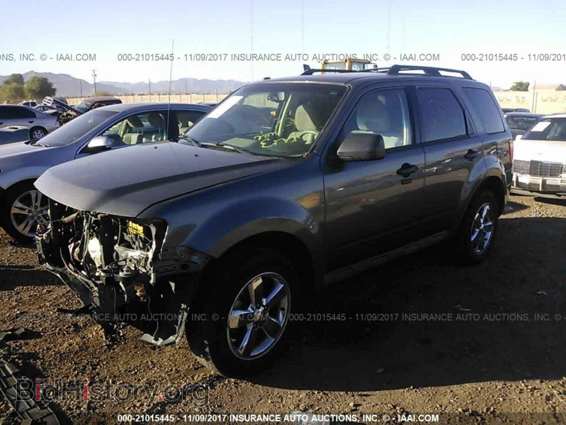 2011 Ford Escape - VIN: 1FMCU9DG8BKA62262 - Фото 2