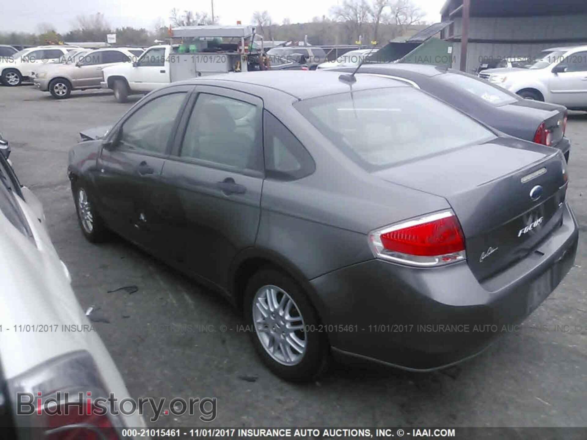 2011 Ford Focus - VIN: 1FAHP3FN2BW179943 - Фото 3