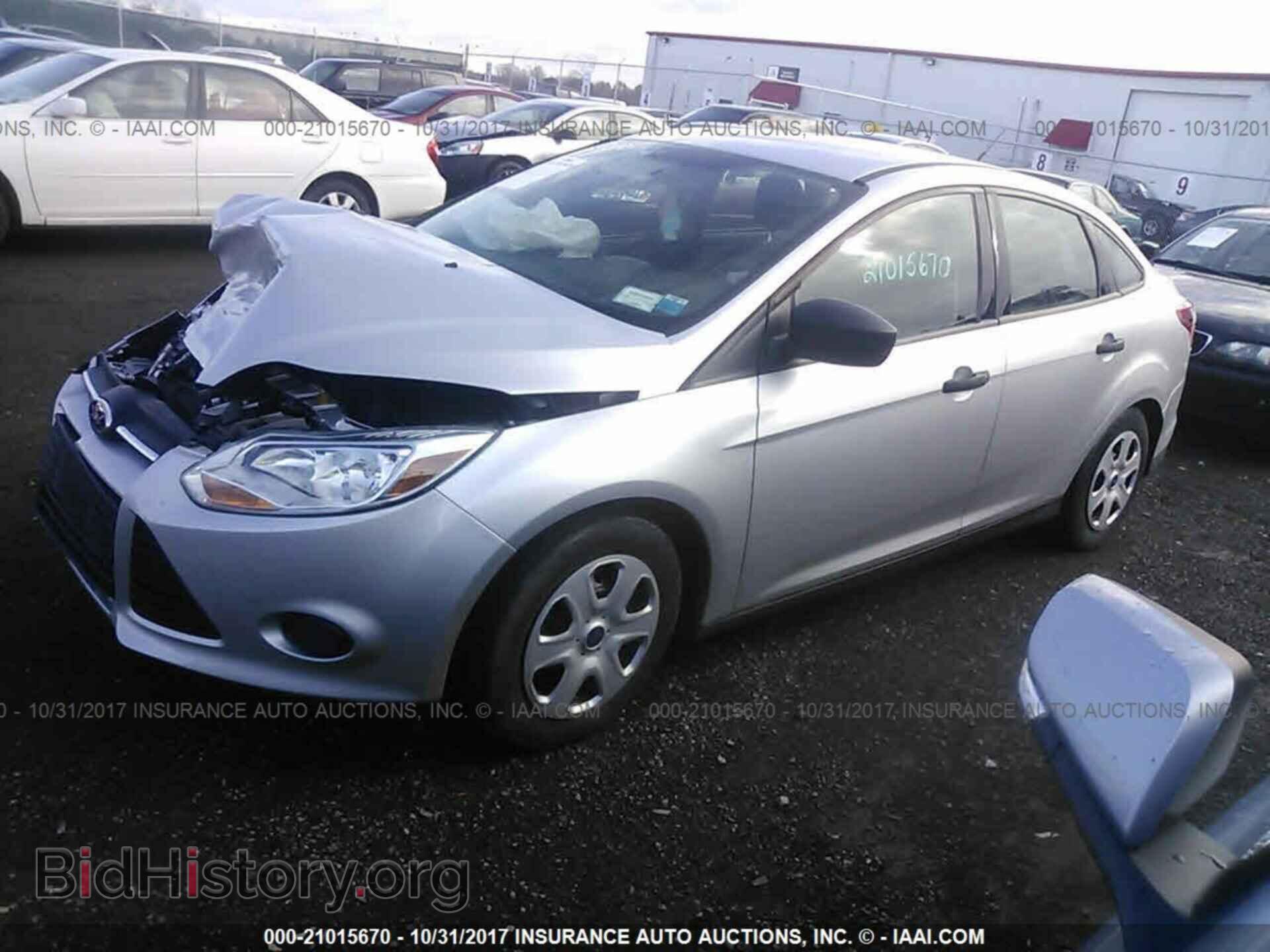 2014 Ford Focus - VIN: 1FADP3E23EL418153 - Photo 2