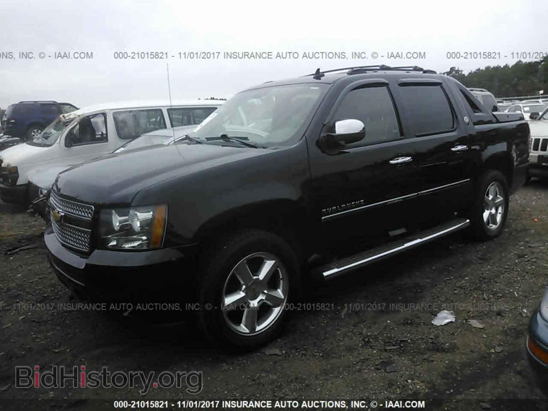 2013 Chevrolet Avalanche - VIN: 3GNMCGE00DG350165 - Фото 2